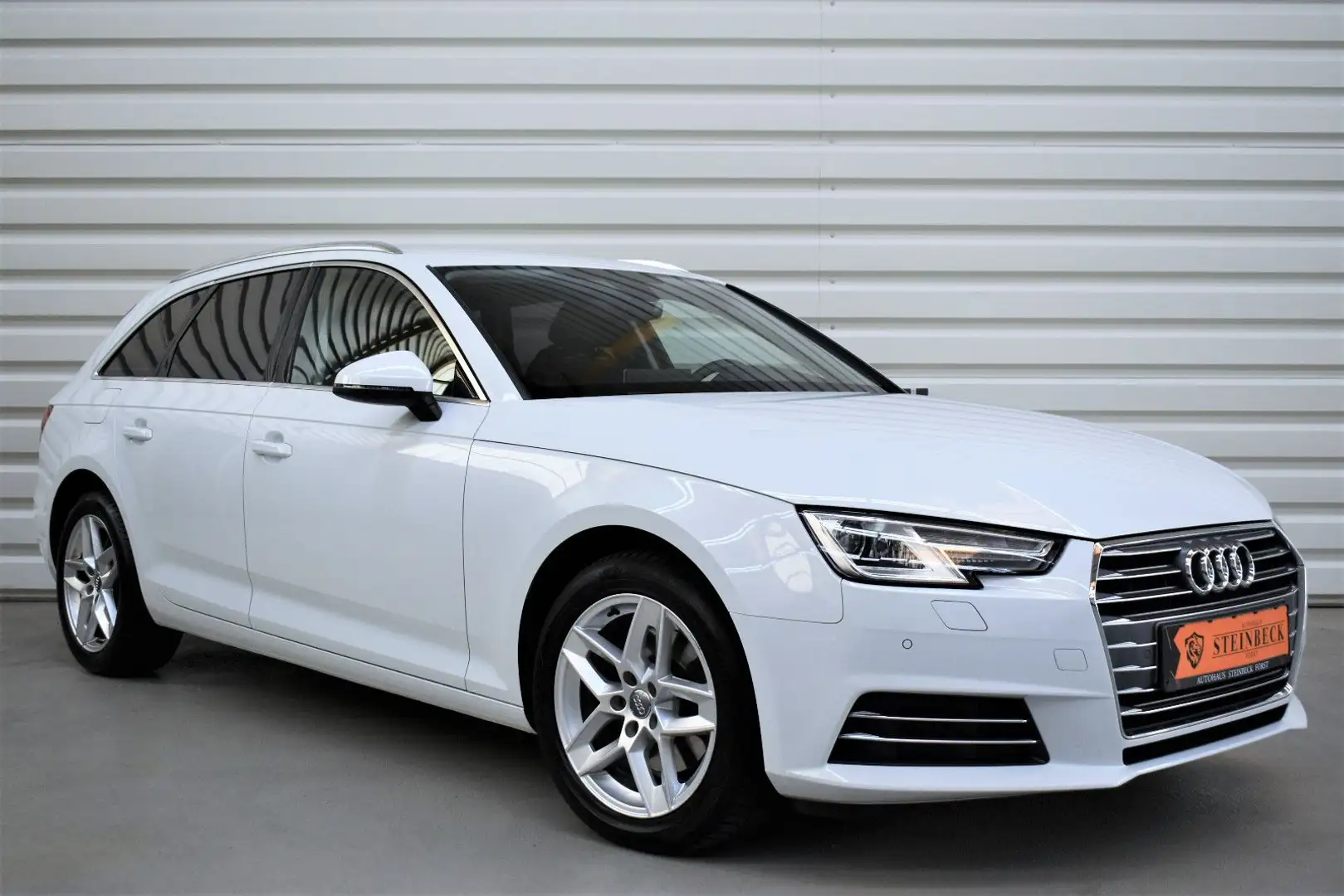 Audi A4 Avant sport+Keyless+Navi+Bi-Xenon+Automatik Bianco - 1