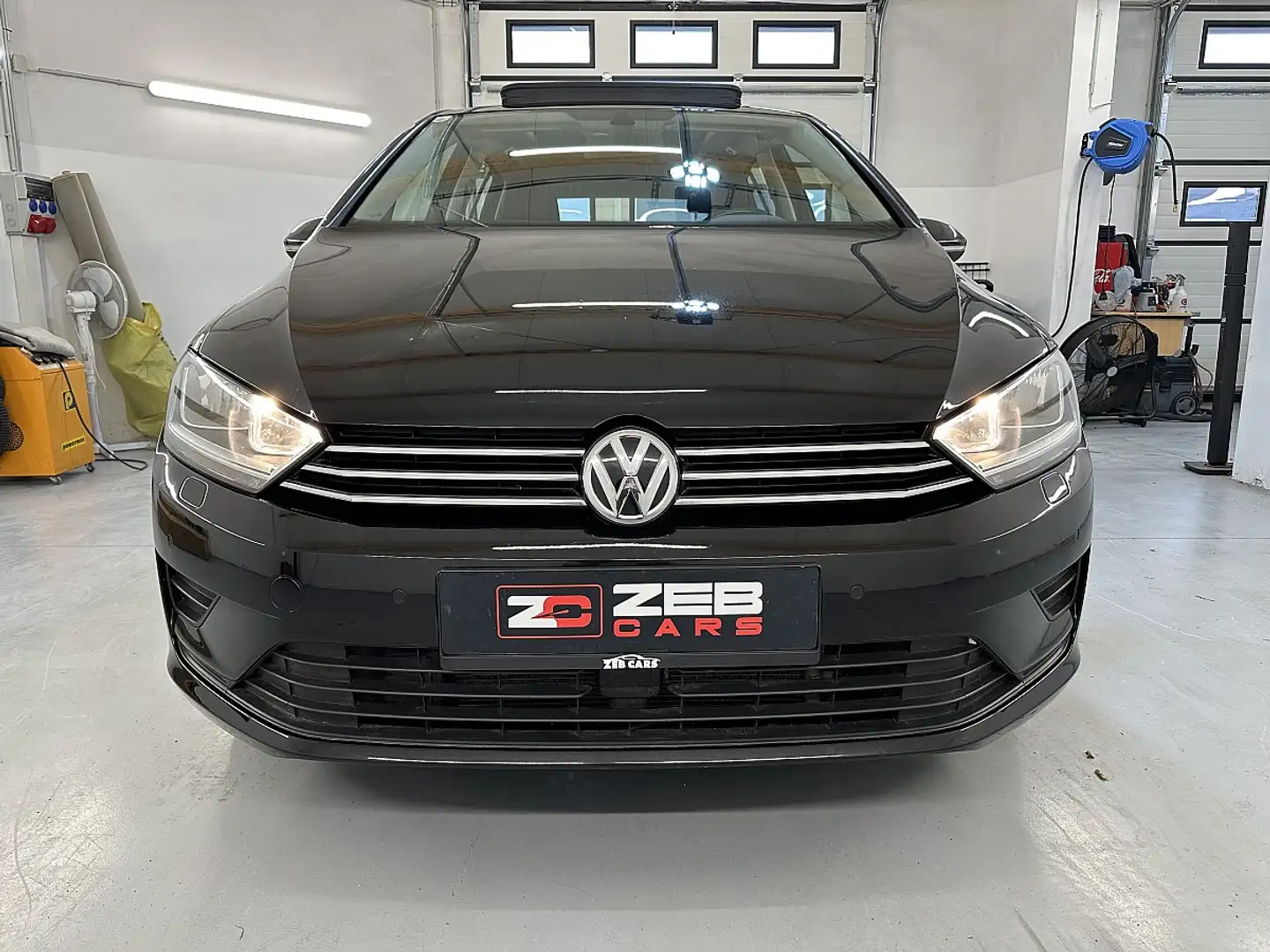 Volkswagen Golf Sportsvan 2,0 BMT TDI DSG, STHZG, Pano, Massage Schwarz - 2