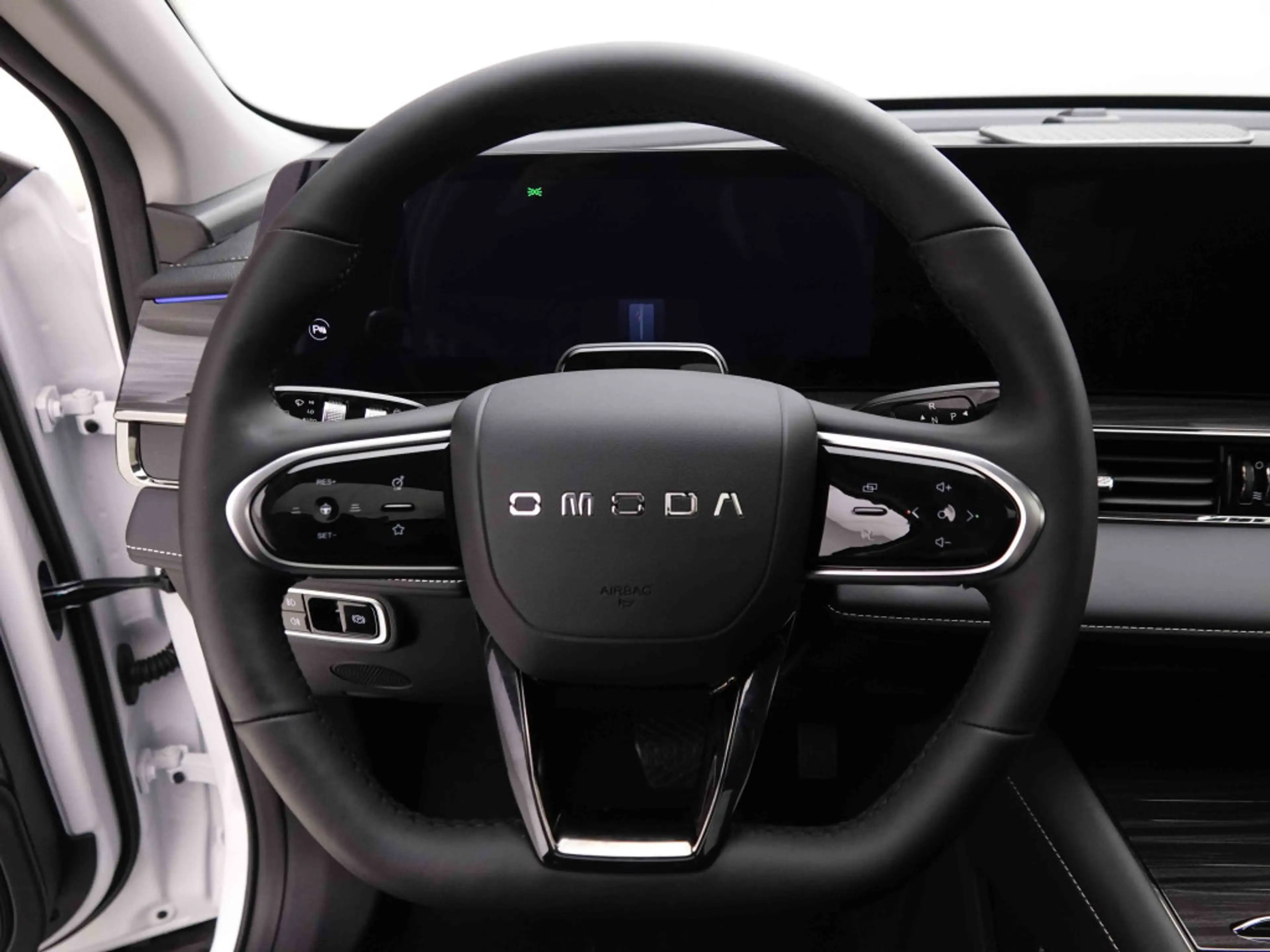 Omoda 5 1.6 TGDi 147 DCT Premium + Pano + Leather + Virtual + LED + ALU18 — photo 11