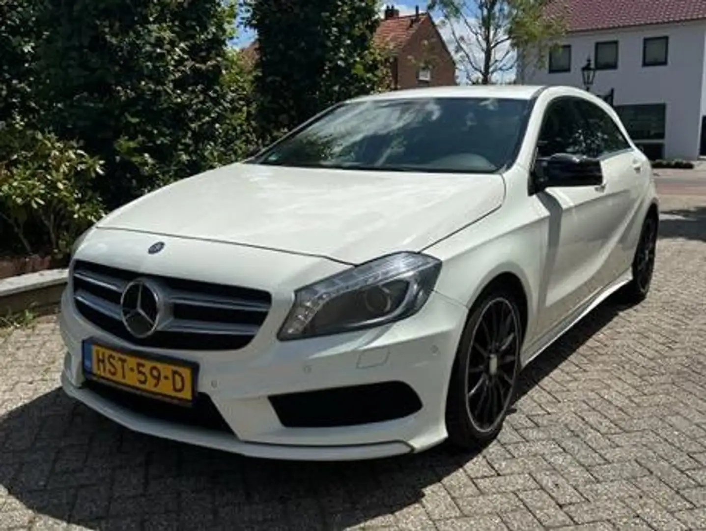 Mercedes-Benz 180 AMG pakket Белый - 1