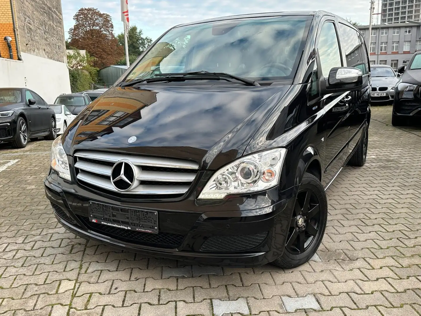 Mercedes-Benz Viano 3.0 CDI Trend Edition Kompakt XENON*LEDER* Negro - 1