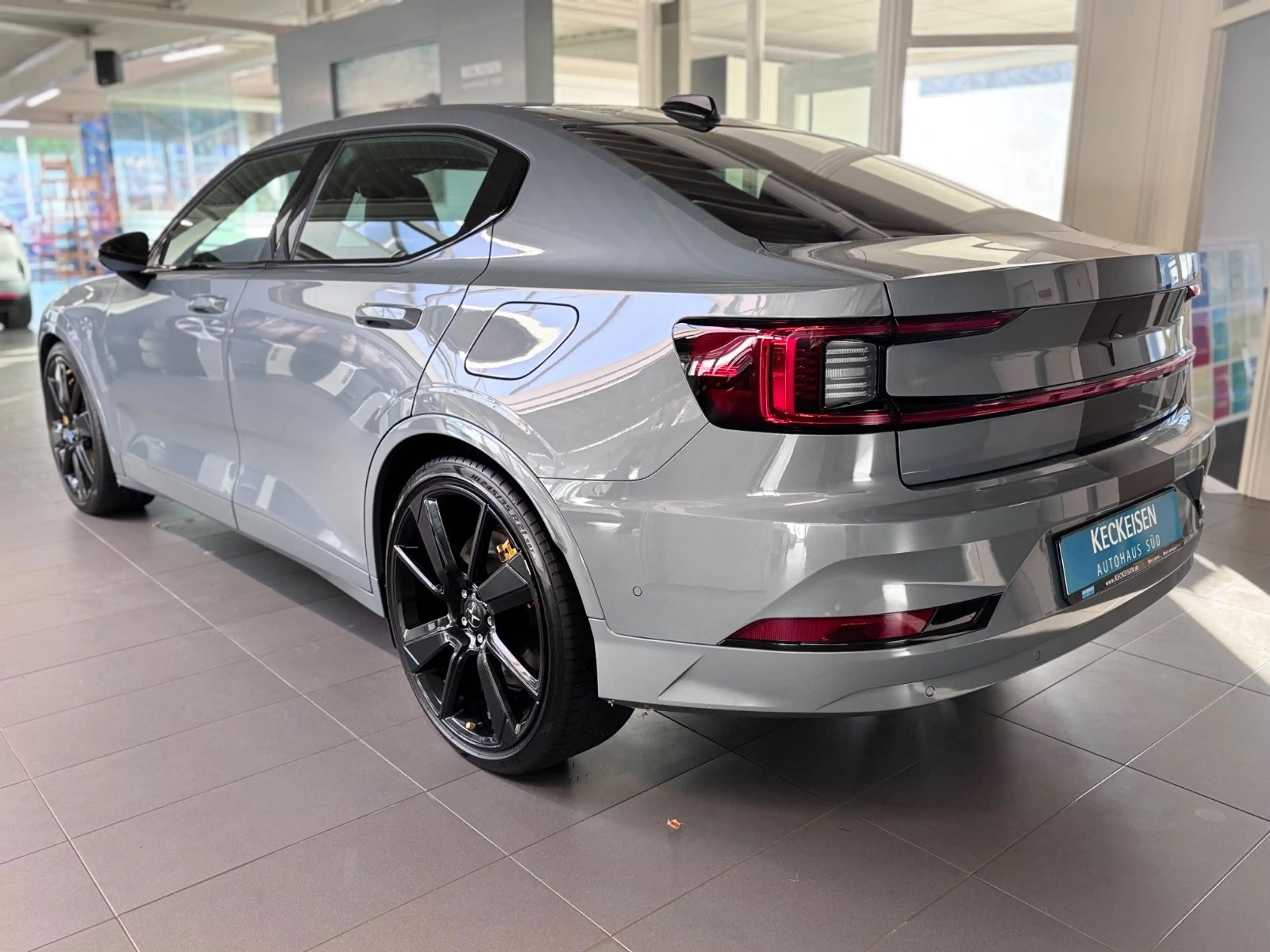 Polestar 2 Long Range Dual BST Edition 270 — photo 8