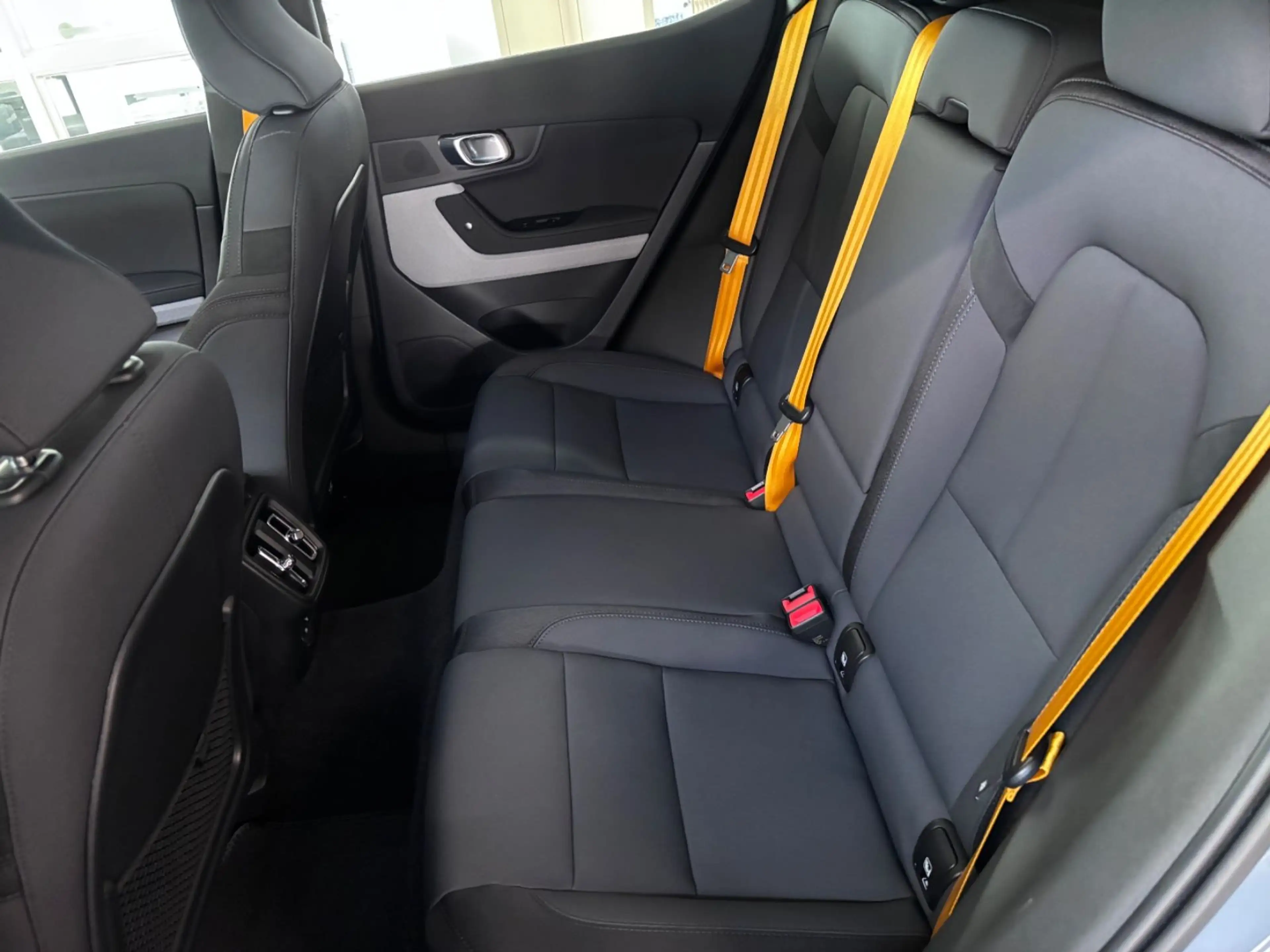 Polestar 2 Long Range Dual BST Edition 270 — photo 11