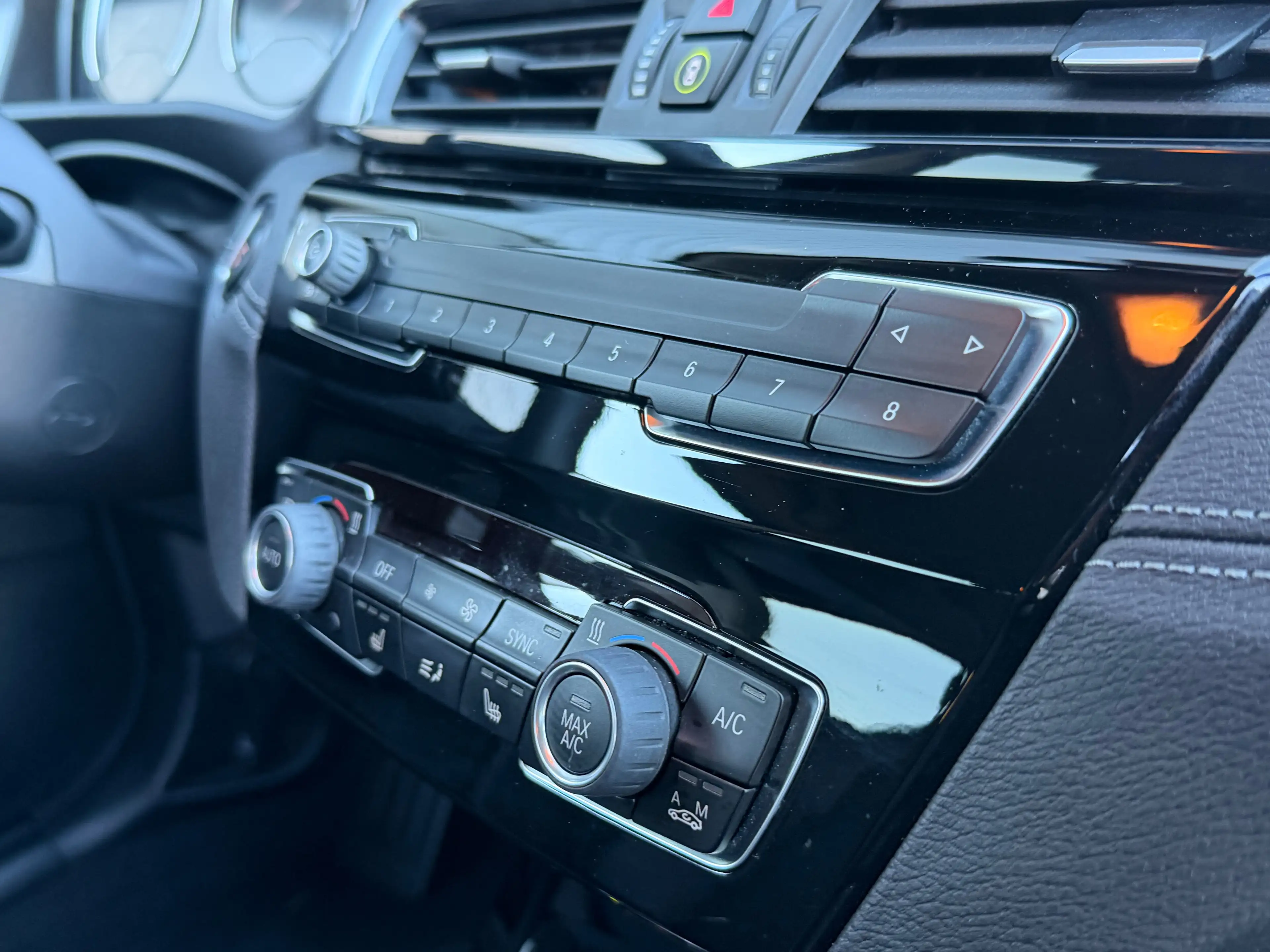 BMW X2 PHEV 1.5iA xDrive25e Leder 1HAND — photo 6