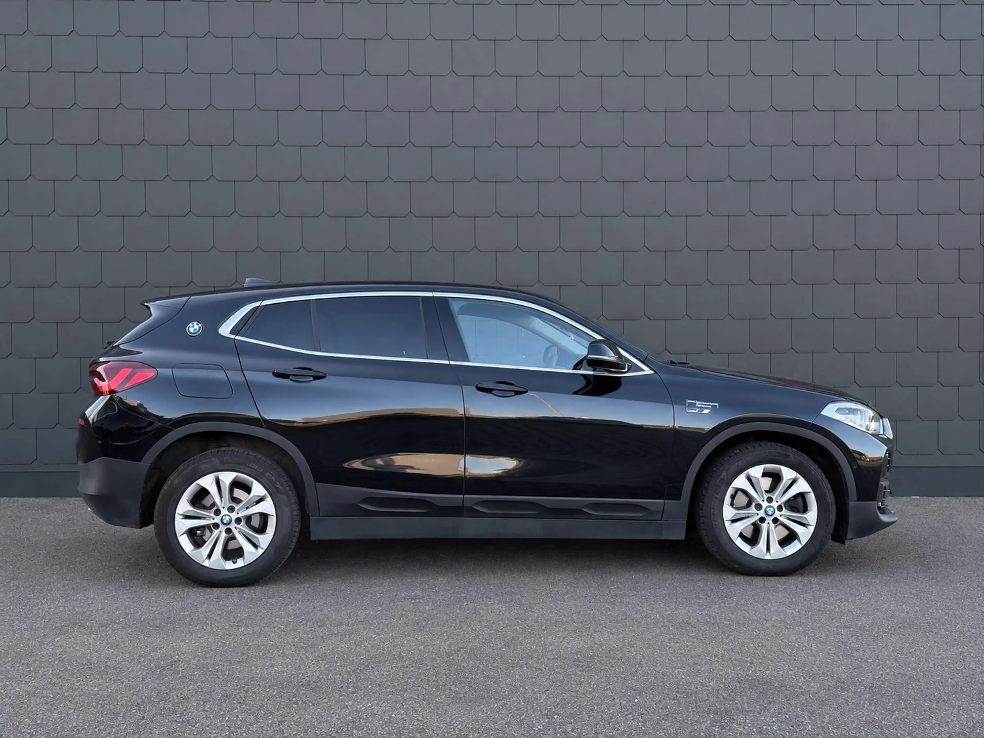 BMW X2 PHEV 1.5iA xDrive25e Leder 1HAND — photo 2