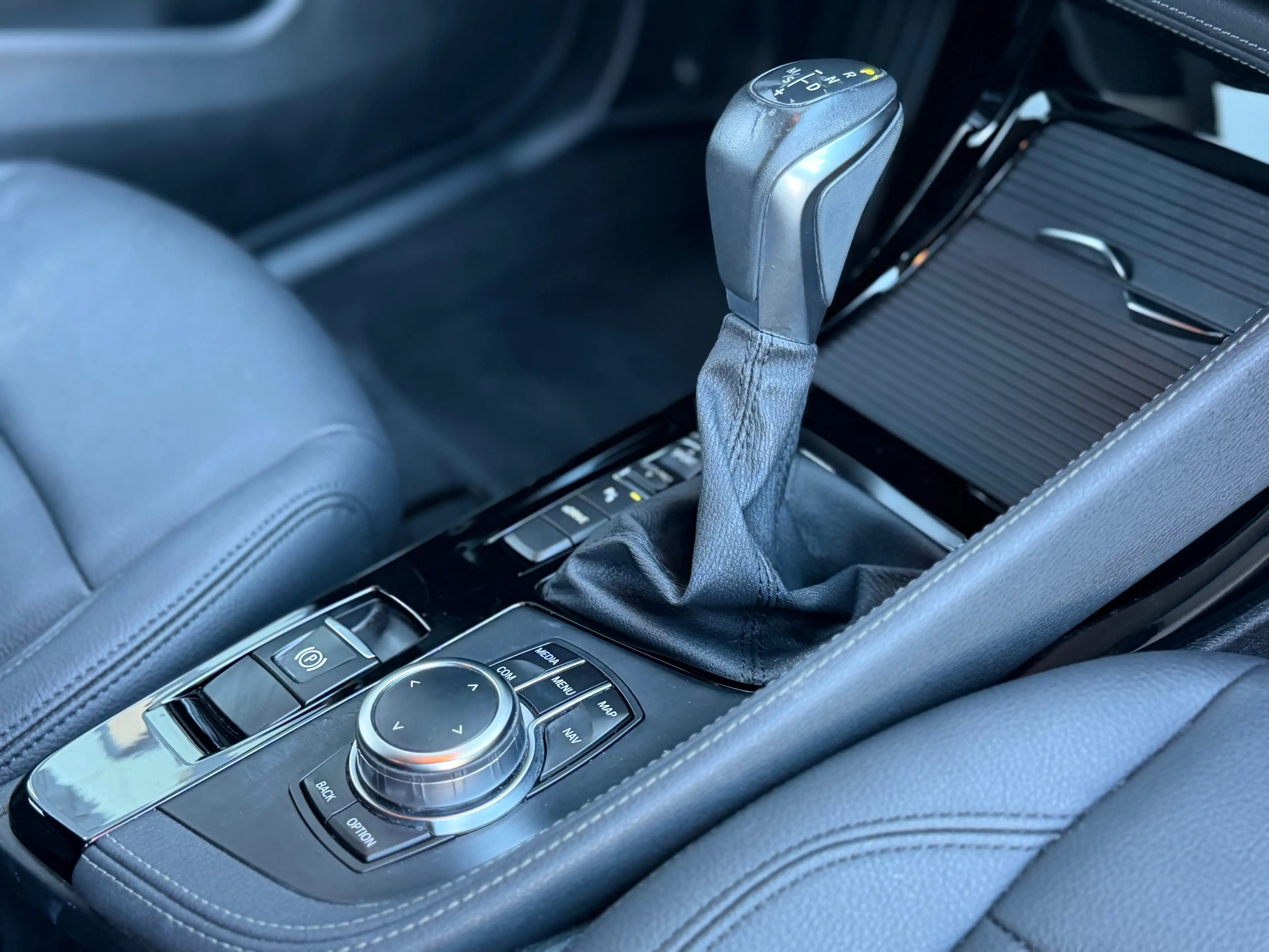 BMW X2 PHEV 1.5iA xDrive25e Leder 1HAND — photo 8