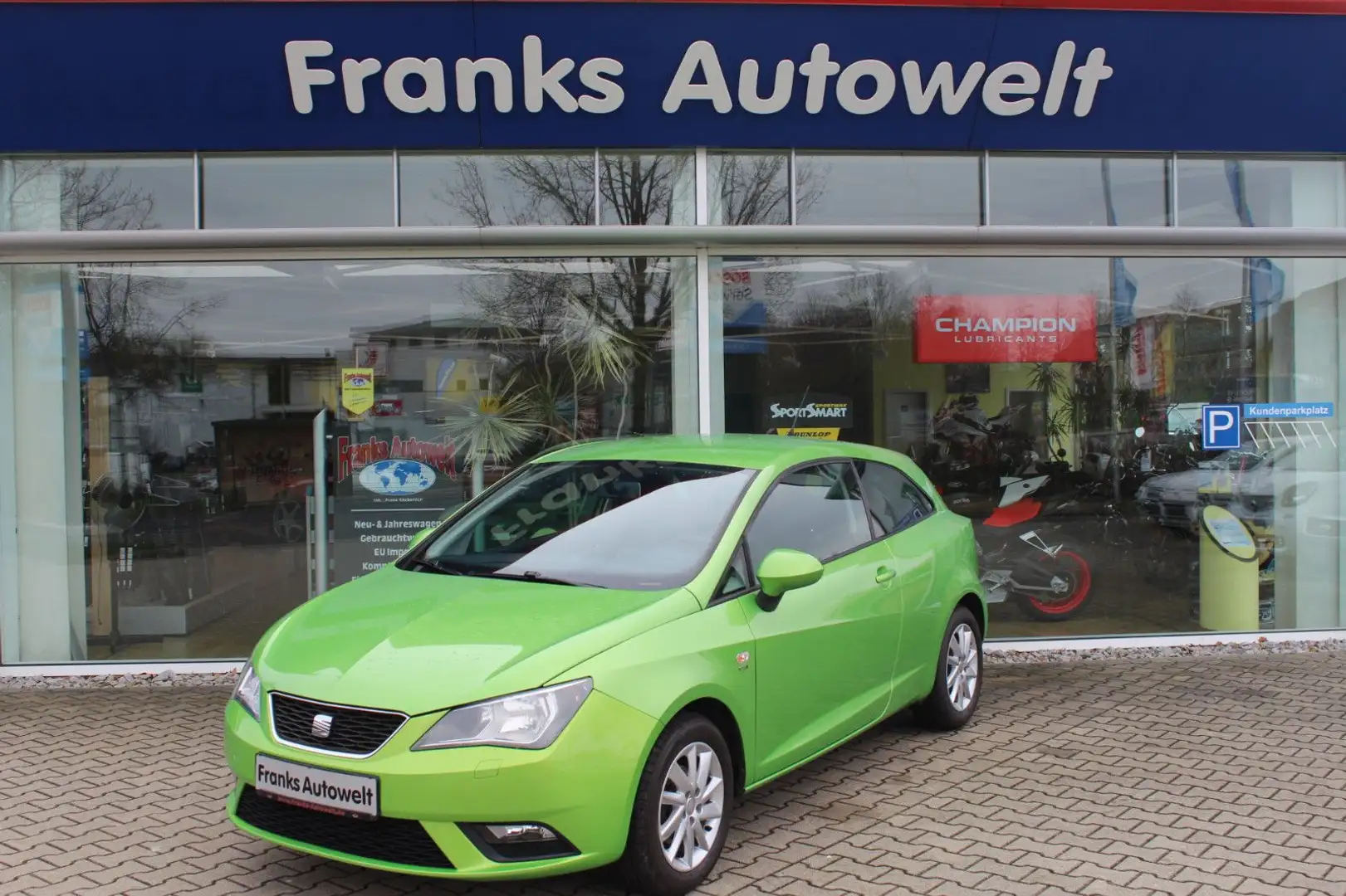 SEAT Ibiza 1,2l SC + Style Viva + Automatik Зелёный - 1