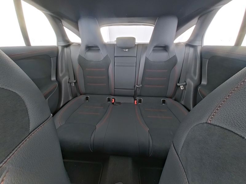Mercedes-Benz CLA 180 AMG Line Adv Plus Winter Kamera LED — photo 7