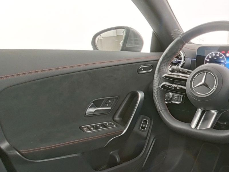 Mercedes-Benz CLA 180 AMG Line Adv Plus Winter Kamera LED — photo 8