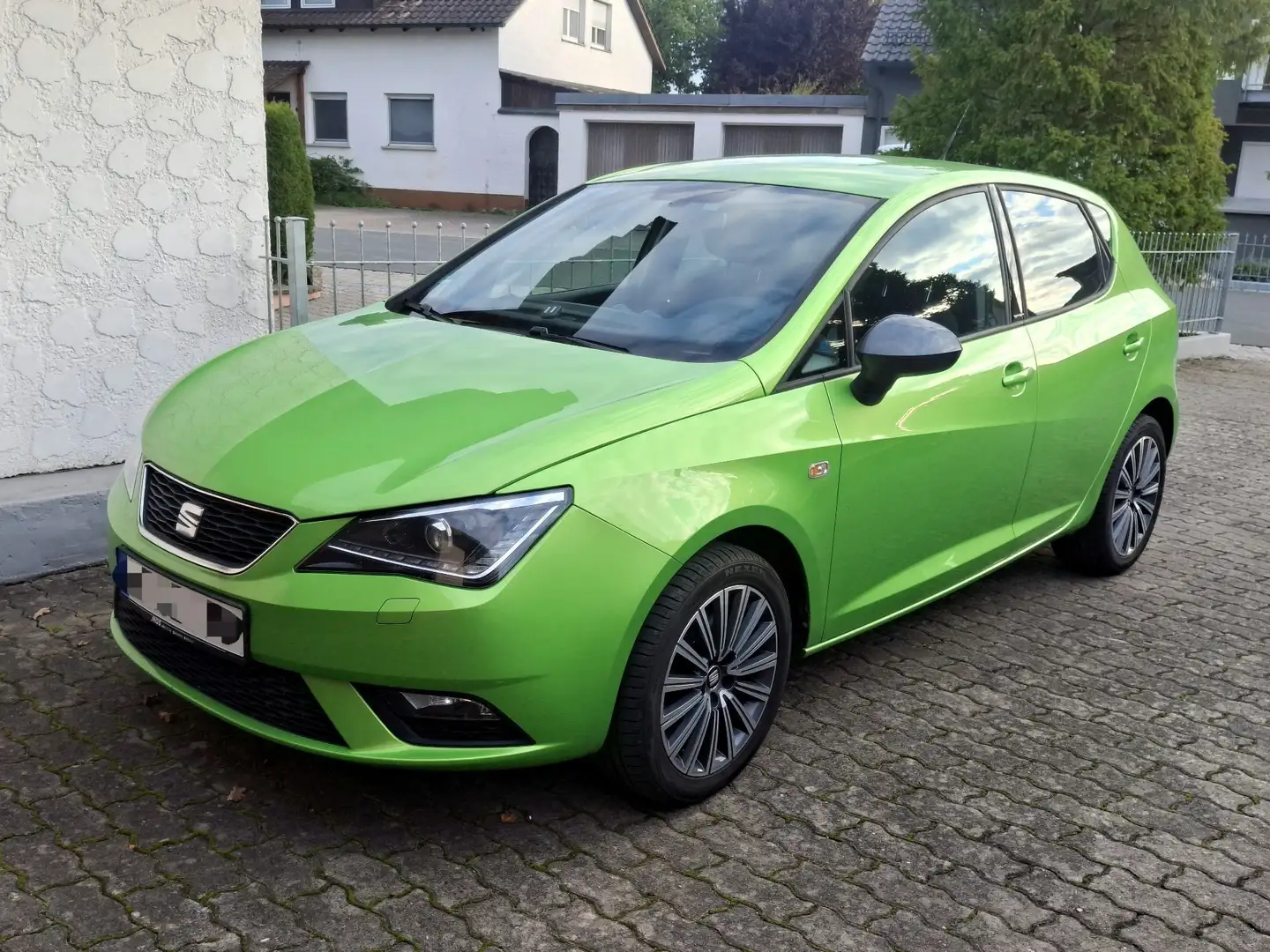 SEAT Ibiza Connect 1.0 TSI Xenon Alu LED Sitzheizung Klima Grün - 1