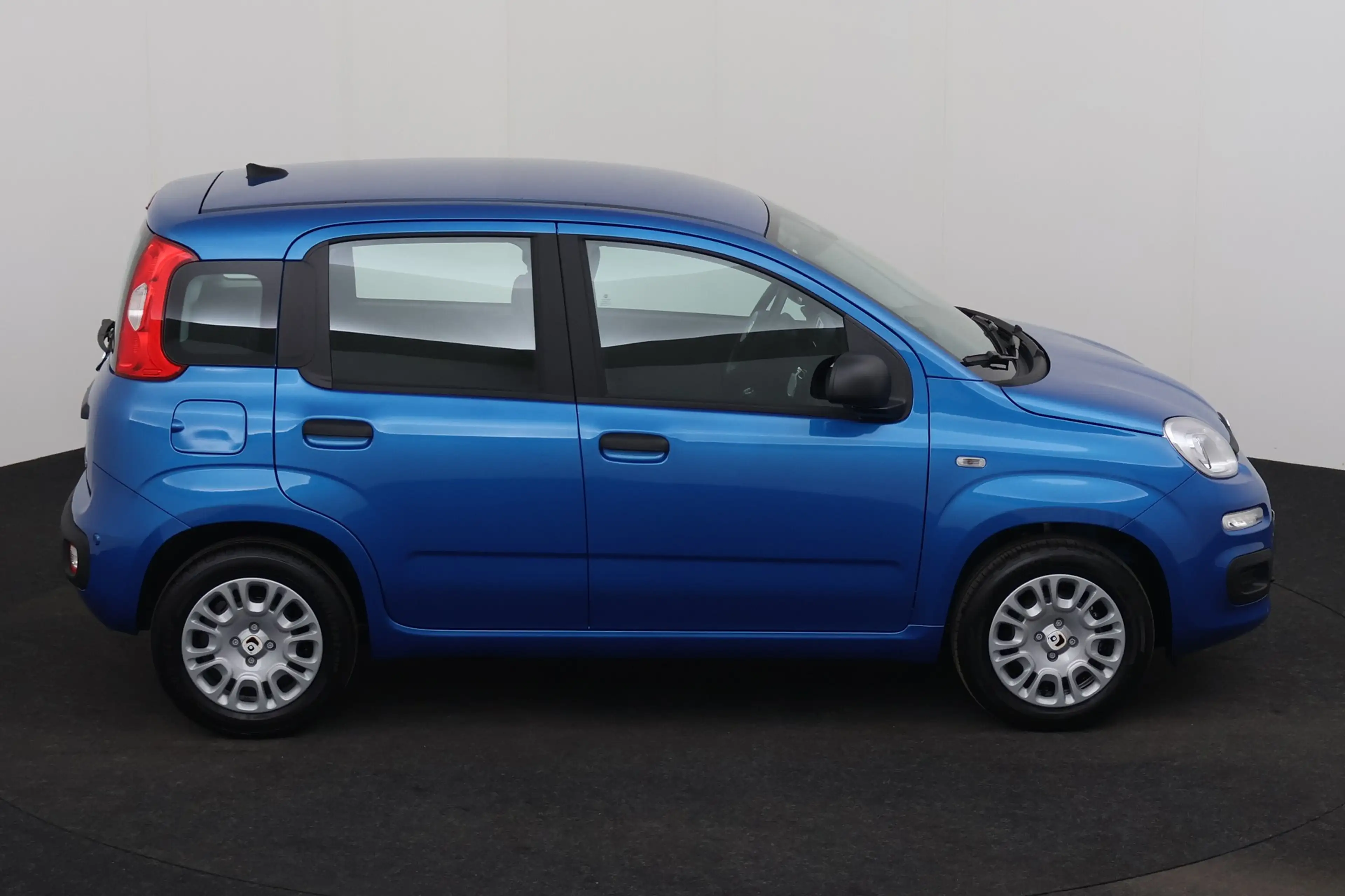 Fiat Panda 1.0i HYBRID CITY PACK + PDC + CRUISE + AIRCO — photo 5
