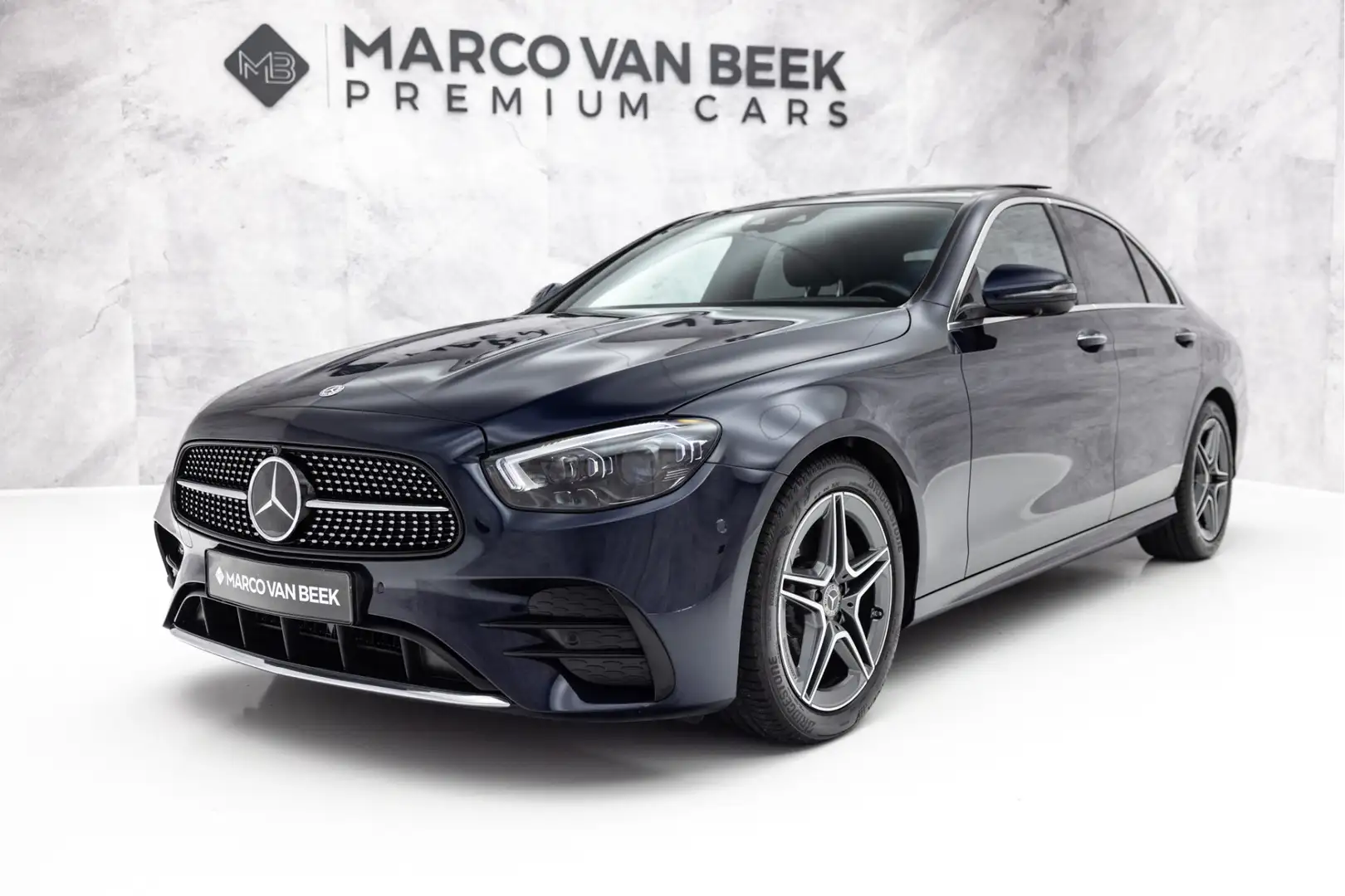 Mercedes-Benz E 200 AMG | Pano | Memory | Leder | Burmester plava - 1