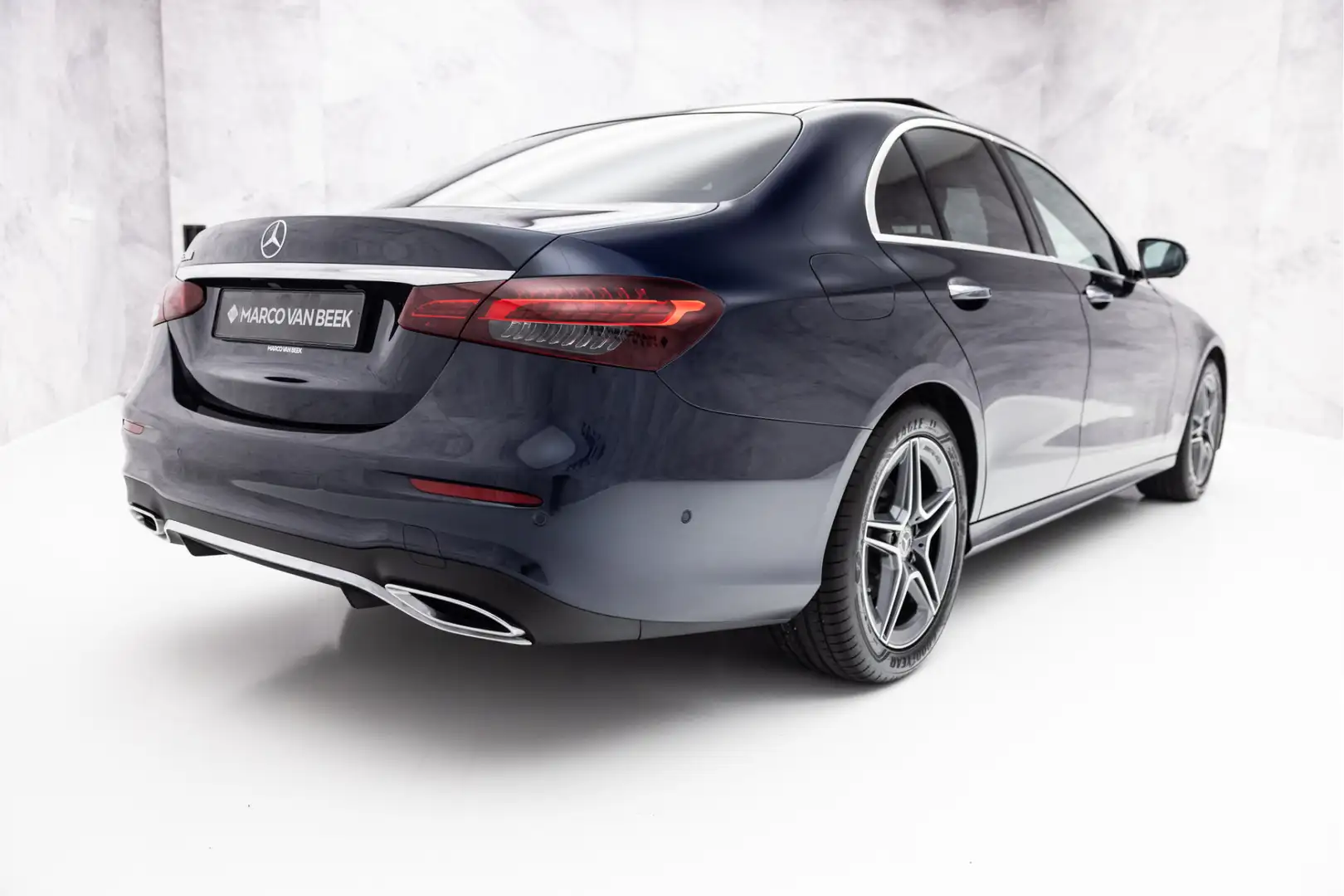 Mercedes-Benz E 200 AMG | Pano | Memory | Leder | Burmester plava - 2