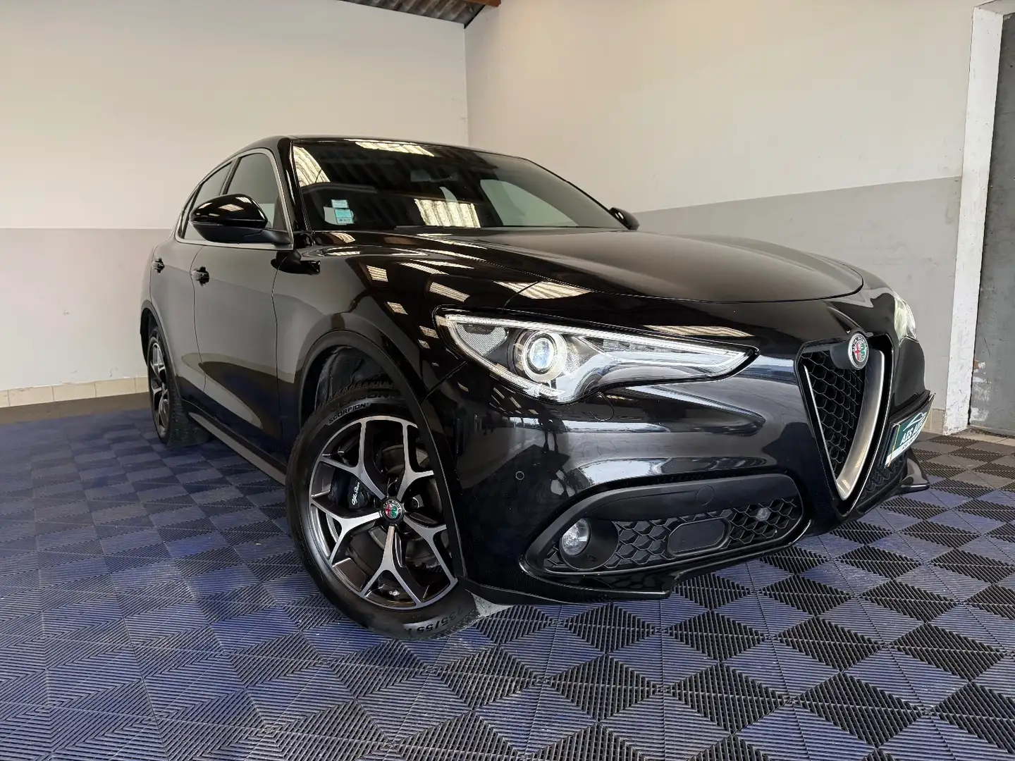 Alfa Romeo Stelvio Super Noir - 1
