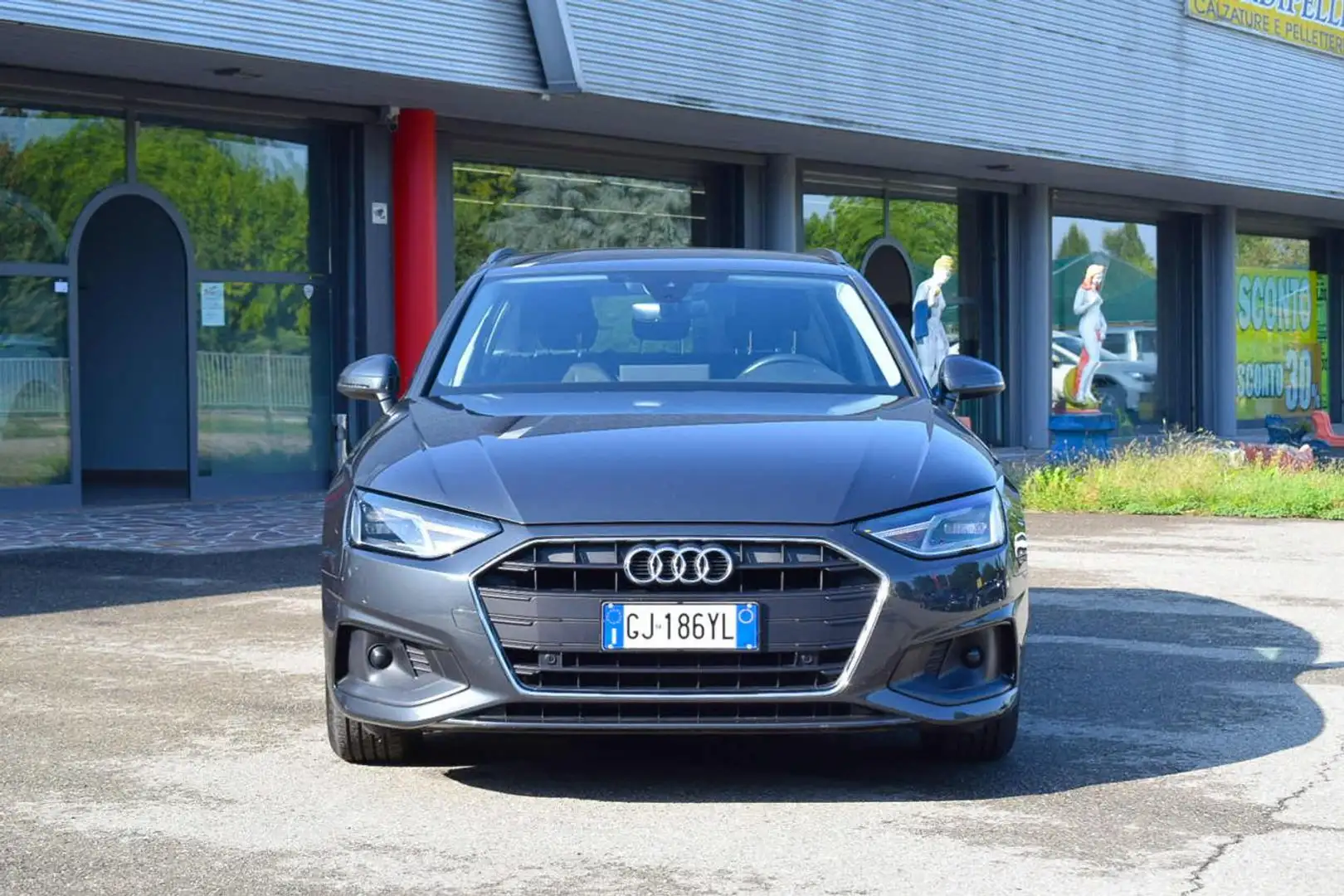 Audi A4 Avant 35 TDI/163 CV S tronic Business Nero - 2