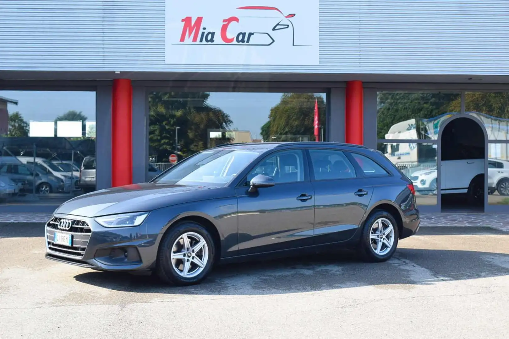 Audi A4 Avant 35 TDI/163 CV S tronic Business Nero - 1