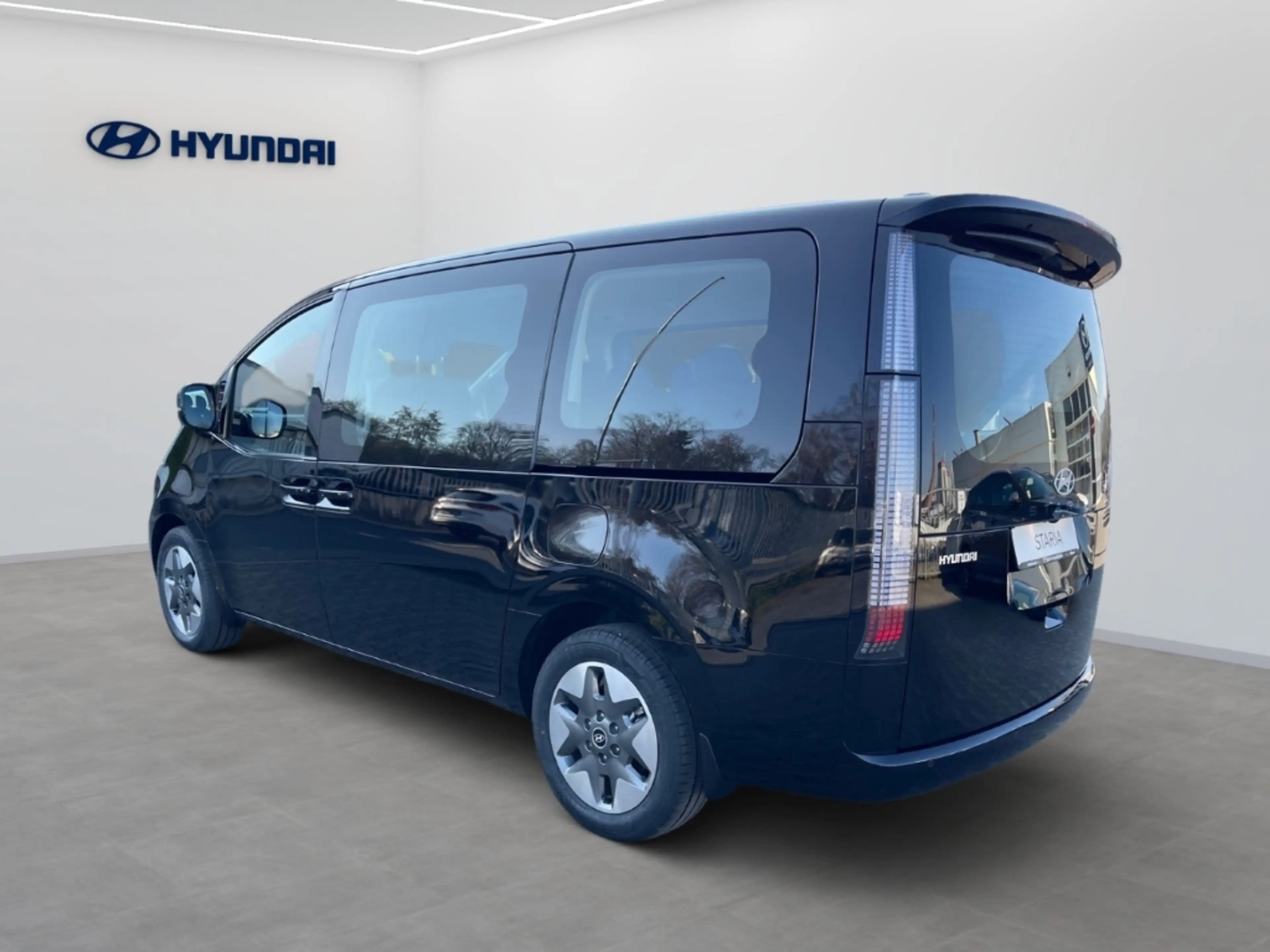 Hyundai STARIA HEV 9-Sitzer MY25 1.6 T-GDI 225PS 6-AT 2WD Trend-M — photo 4