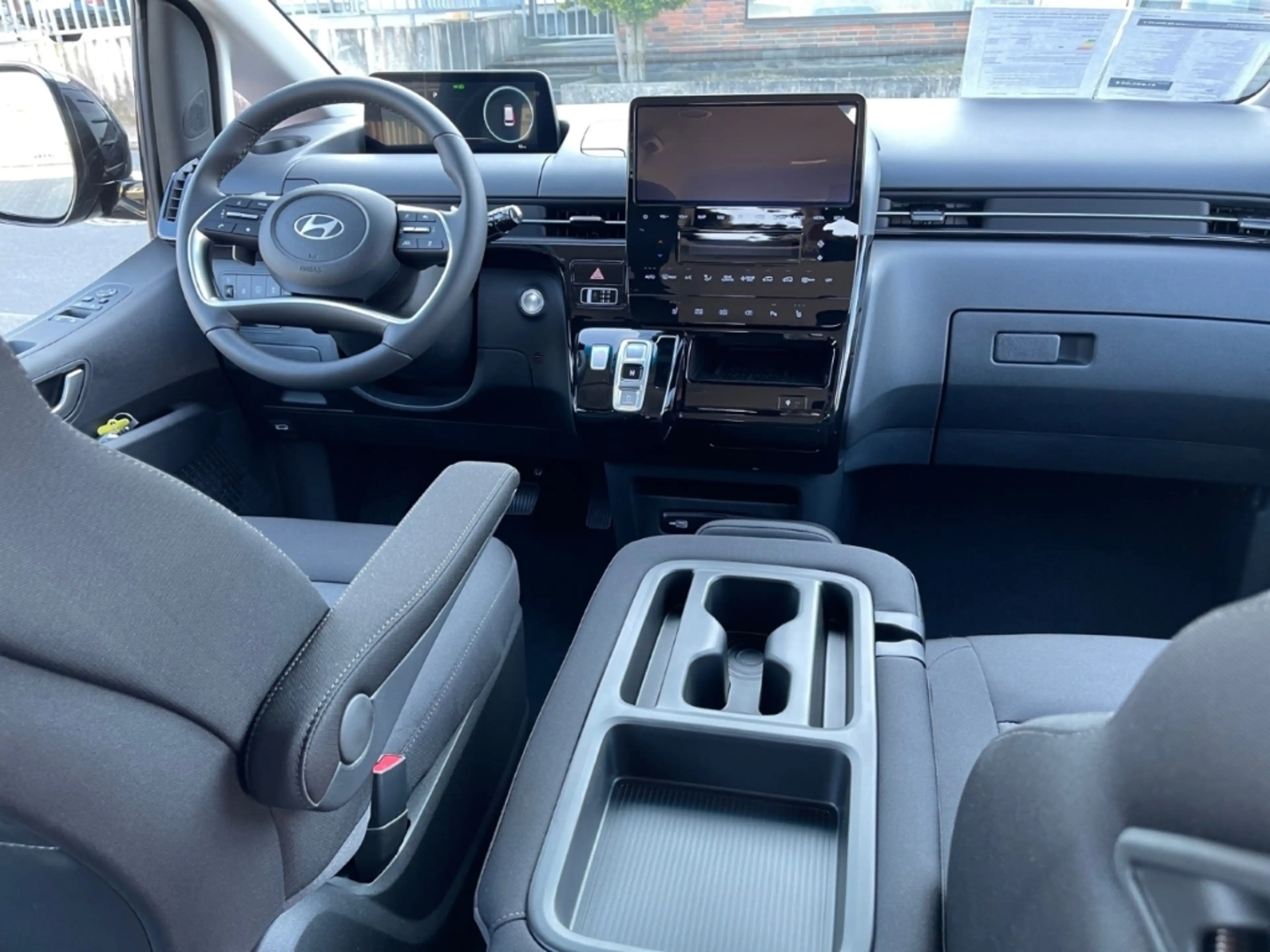 Hyundai STARIA HEV 9-Sitzer MY25 1.6 T-GDI 225PS 6-AT 2WD Trend-M — photo 15
