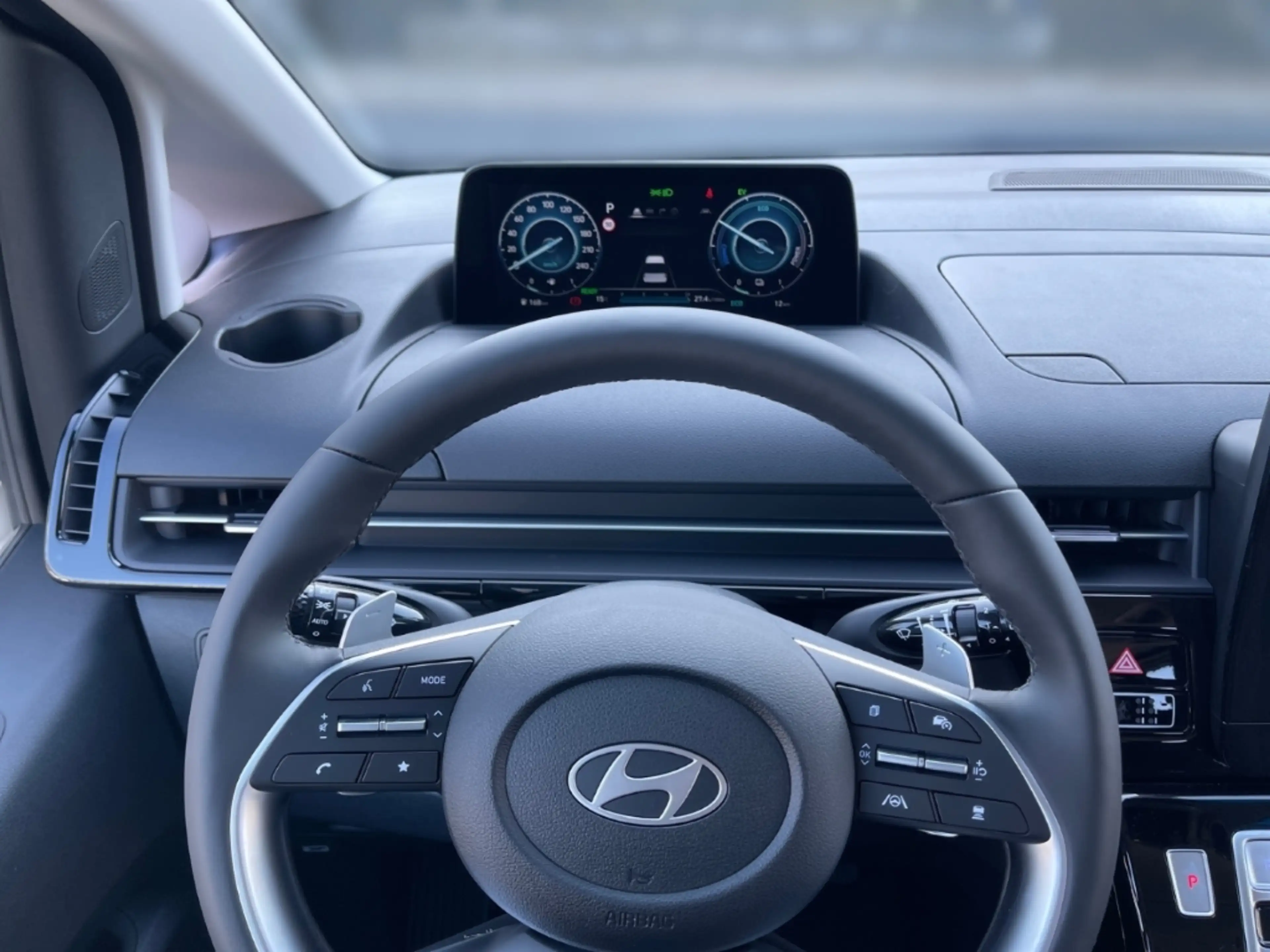 Hyundai STARIA HEV 9-Sitzer MY25 1.6 T-GDI 225PS 6-AT 2WD Trend-M — photo 8