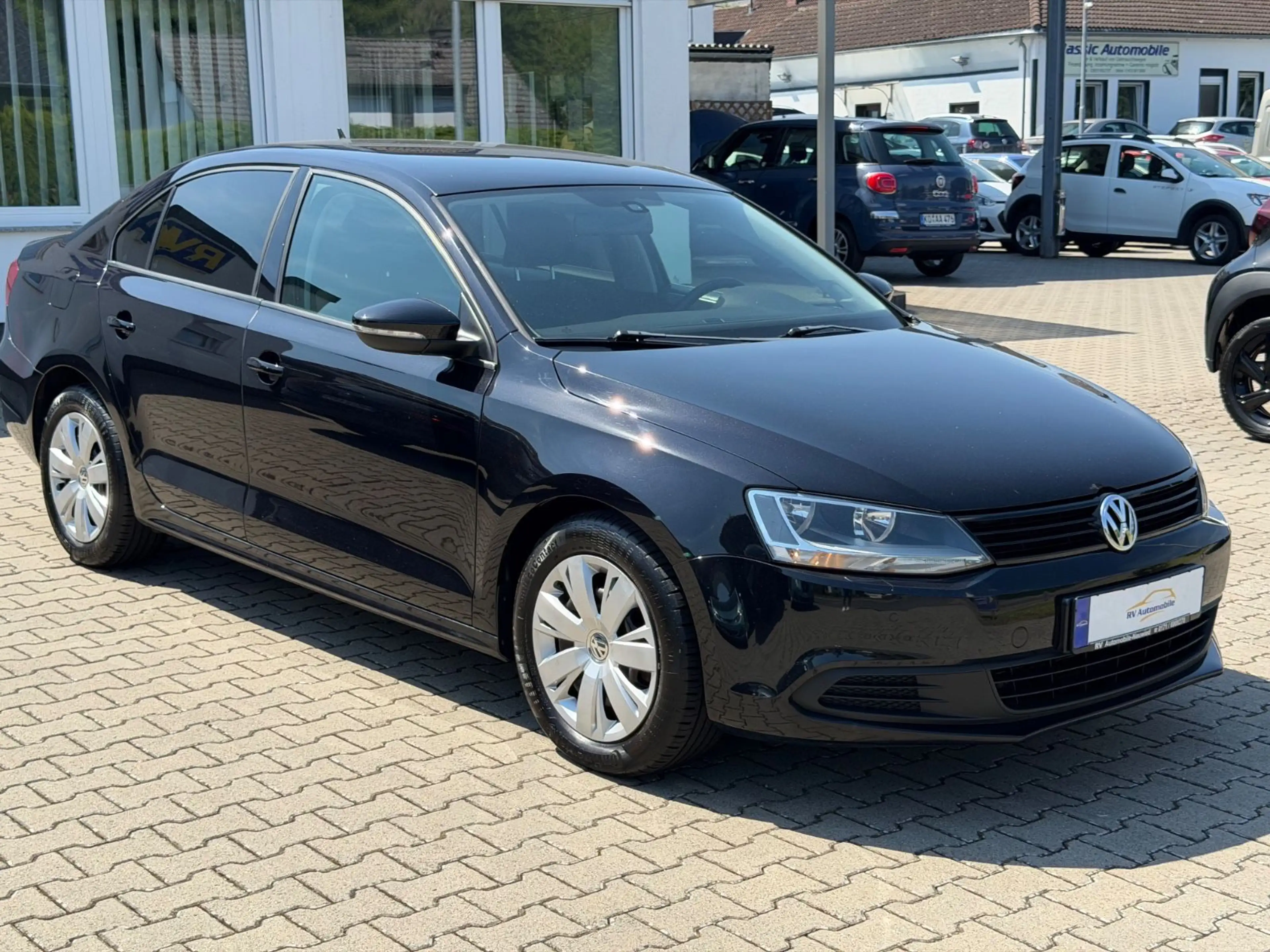 Volkswagen Jetta VI Trendline — photo 9