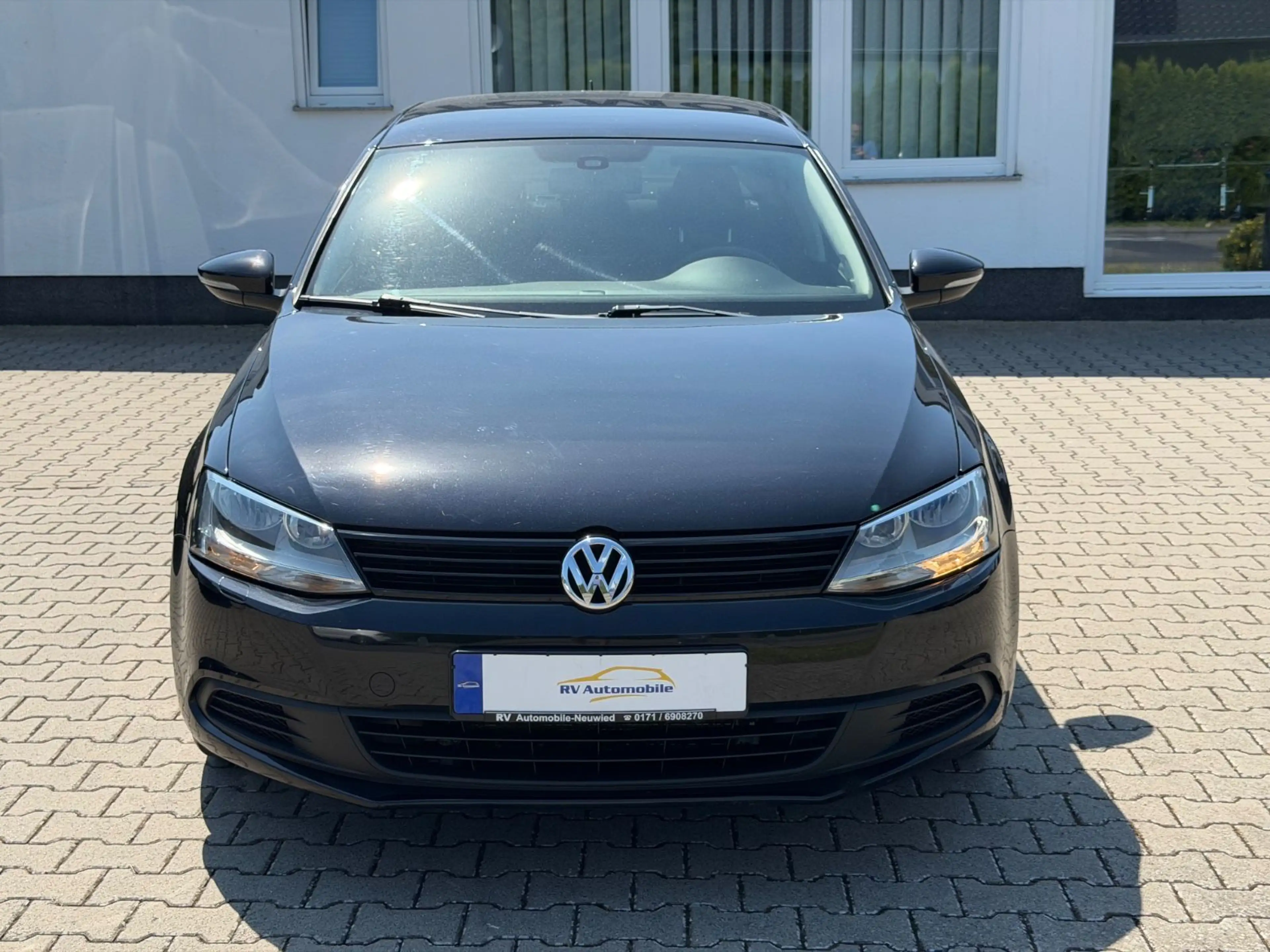 Volkswagen Jetta VI Trendline — photo 2