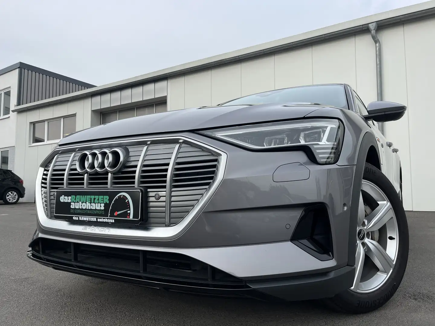Audi e-tron 50 quattro S line 169€ m. 20% Anzahlung AHK Head Grau - 1