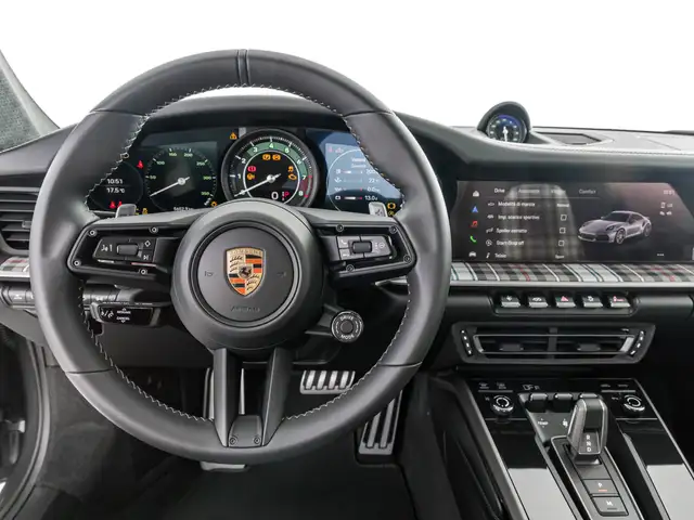 Porsche 911 view 12