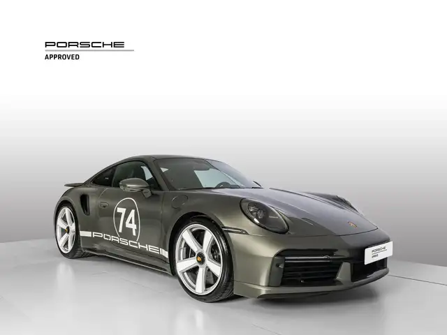 Porsche 911 view 7