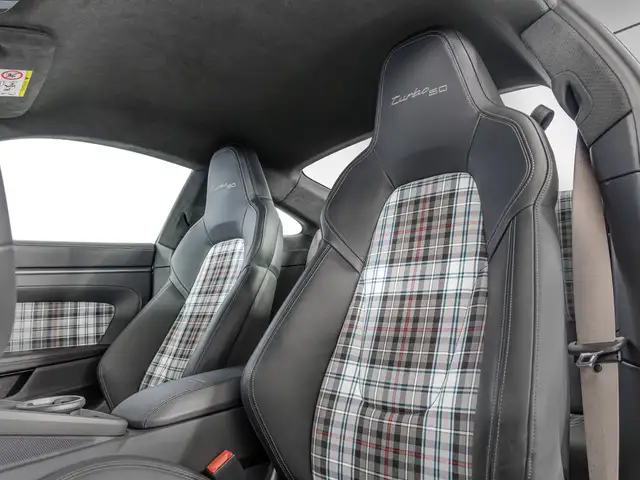 Porsche 911 view 14