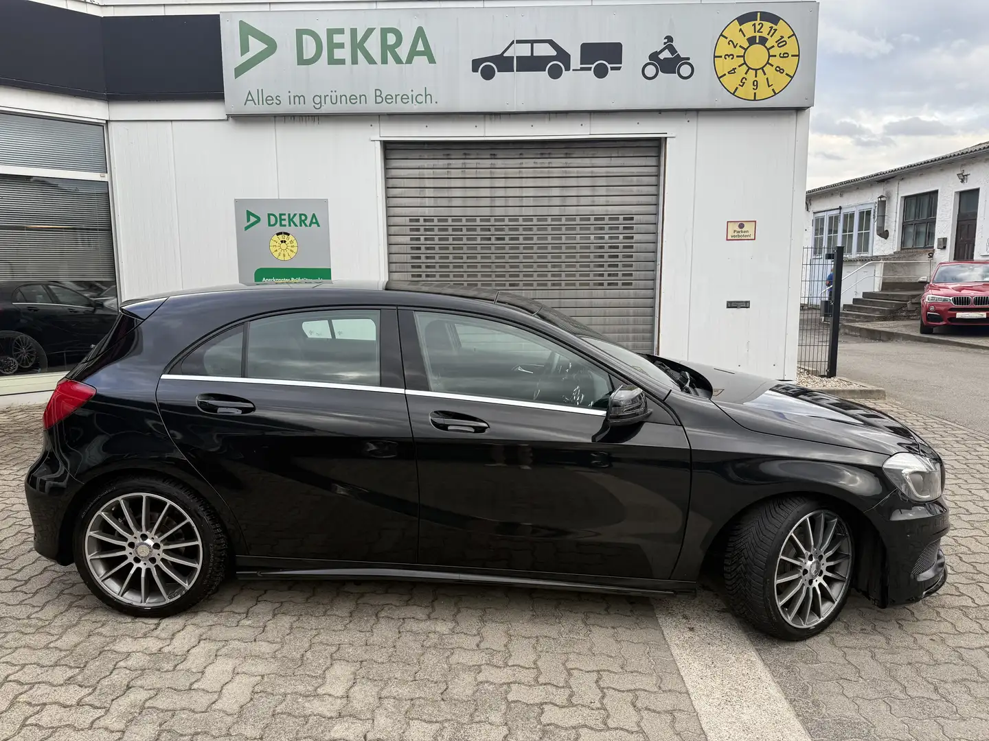 Mercedes-Benz A 180 Automatik ===AMG-Style Paket===18Zoll ALUS/Sport/ Schwarz - 2