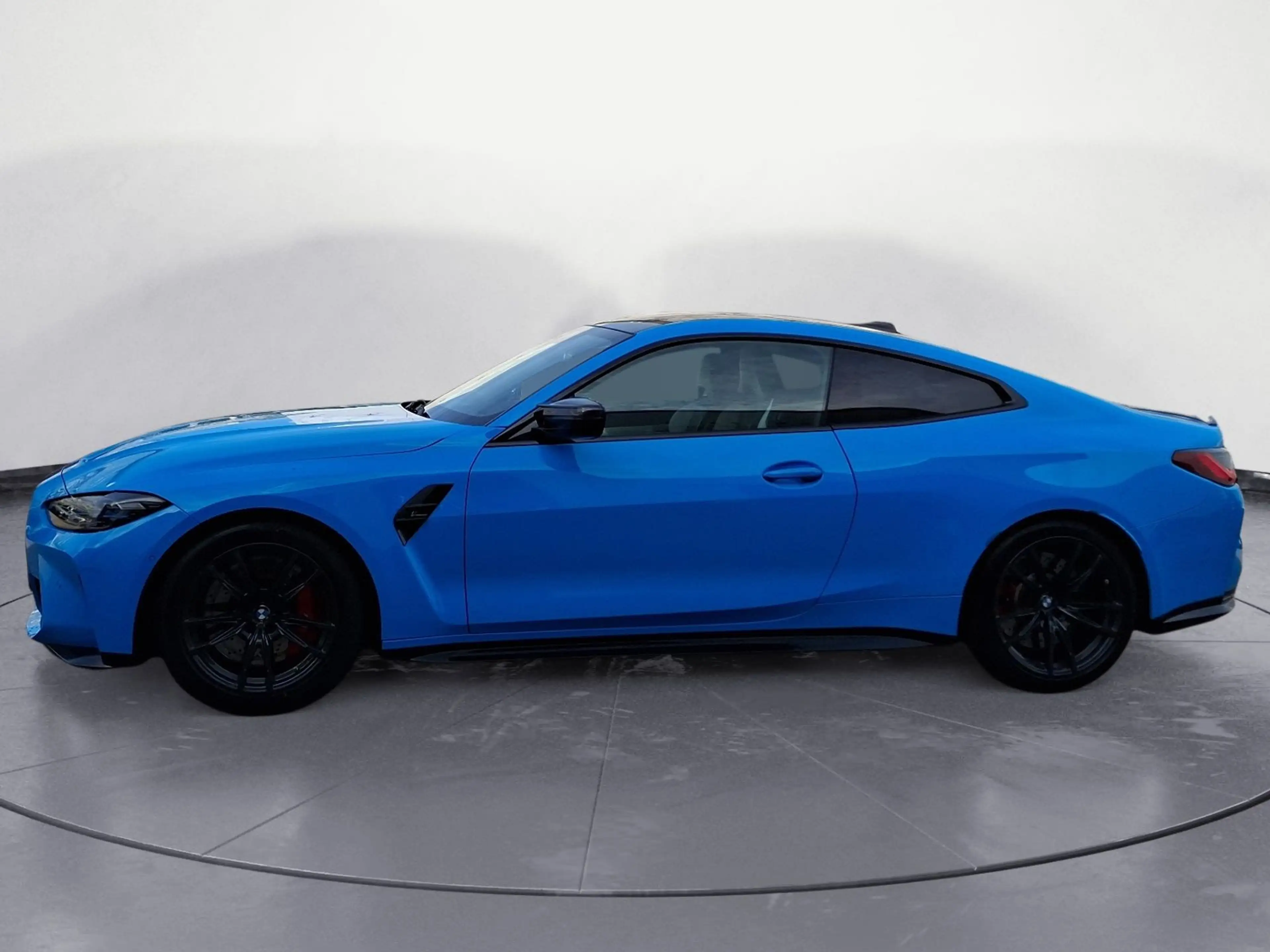 BMW M4 Competition Innovationsp. M Drivers Package — photo 4