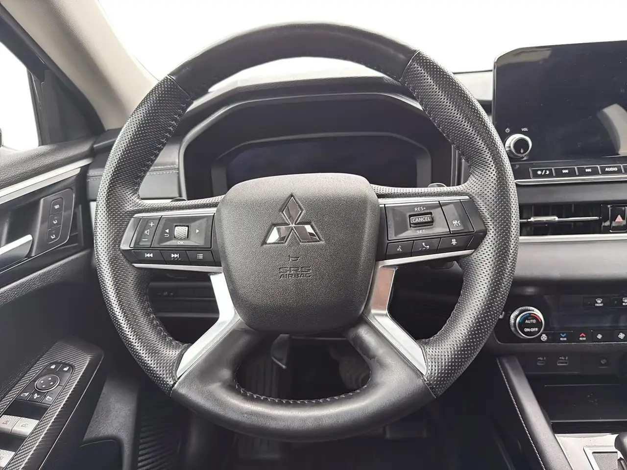 Mitsubishi Outlander fotografie Mitsubishi Outlander