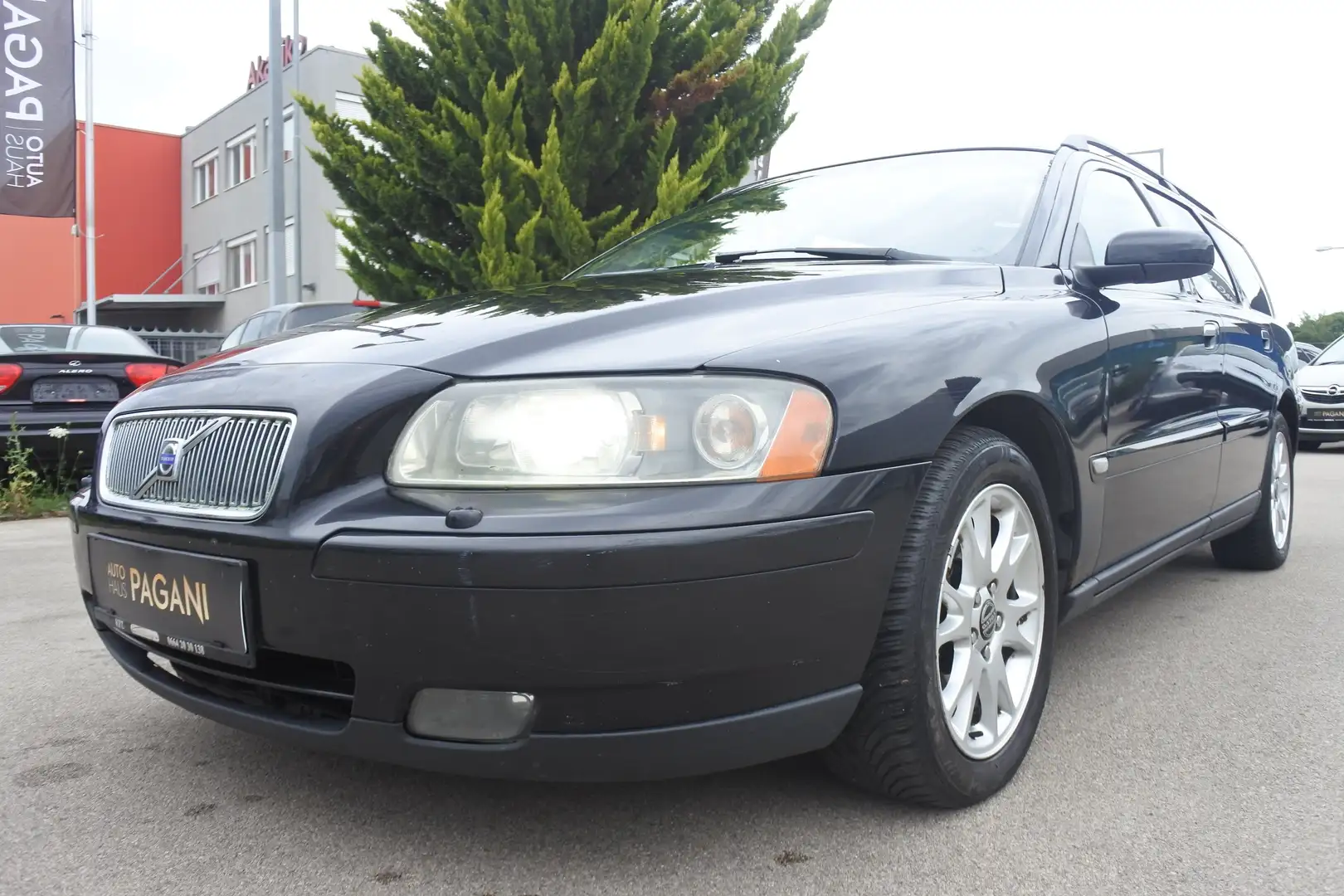 Volvo V70 D5 Summum Schwarz - 2