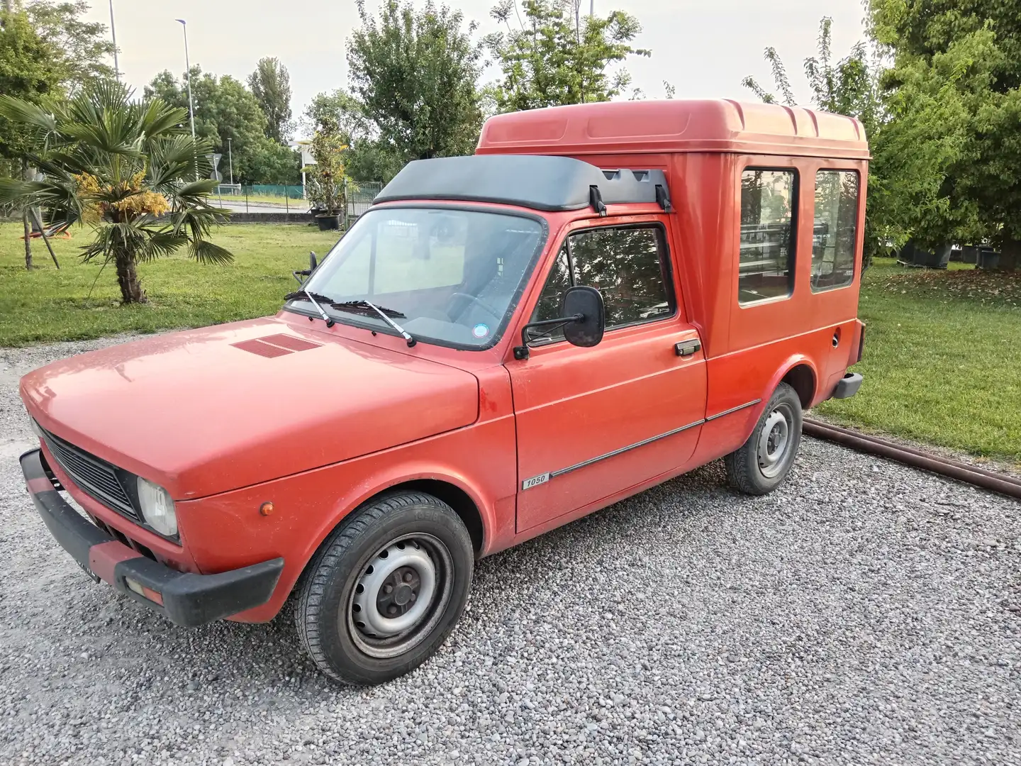 Fiat Fiorino vetrato Červená - 2
