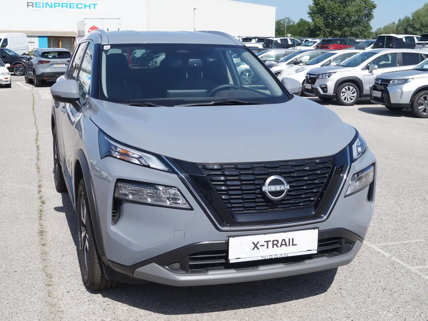 Nissan X-Trail 1,5 VC-T e-Power 4ORCE Allrad N-Connecta Grau - 2