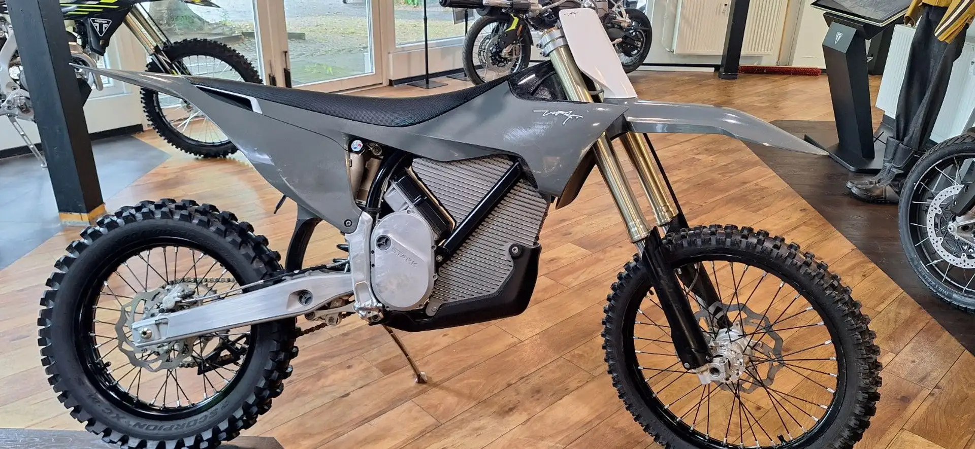 Sonstige Marken VARG ALPHA MX 80 PS NEUZUGANG ERST 19 STUNDEN Grau - 1