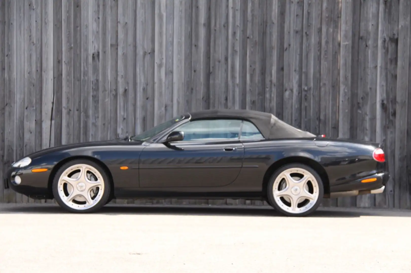 Jaguar XKR Cabriolet 2 Jahre Garantie Black - 2