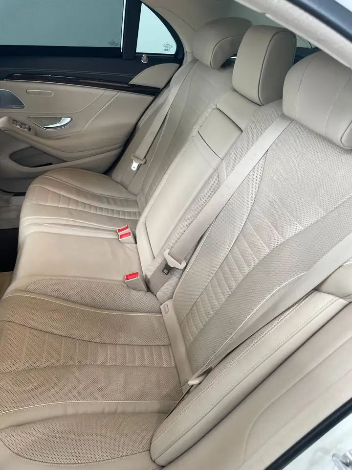 Mercedes-Benz S-Class снимка Mercedes-Benz S-Class