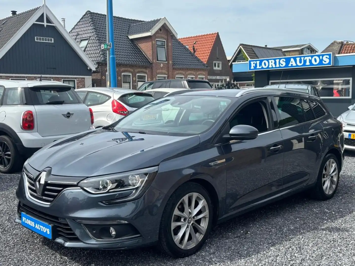 Renault Megane Estate 1.3 TCe GT-Line|Trekhaak|Keyless|Rijklaar!| Grau - 2