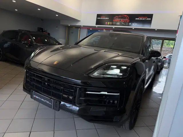 Porsche Cayenne view 3