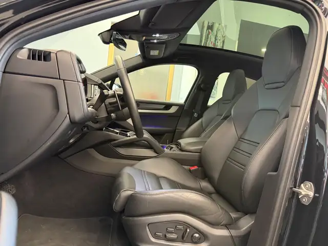 Porsche Cayenne view 7