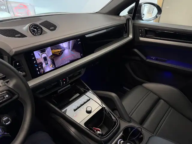 Porsche Cayenne view 5