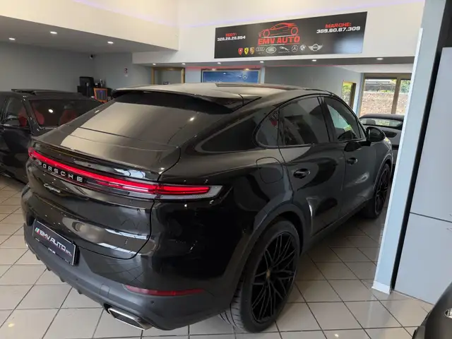 Porsche Cayenne view 13
