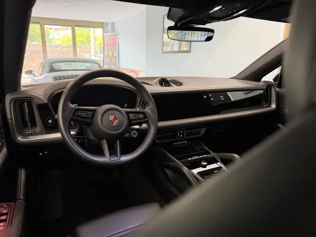 Porsche Cayenne view 10