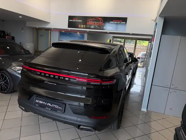 Porsche Cayenne view 14