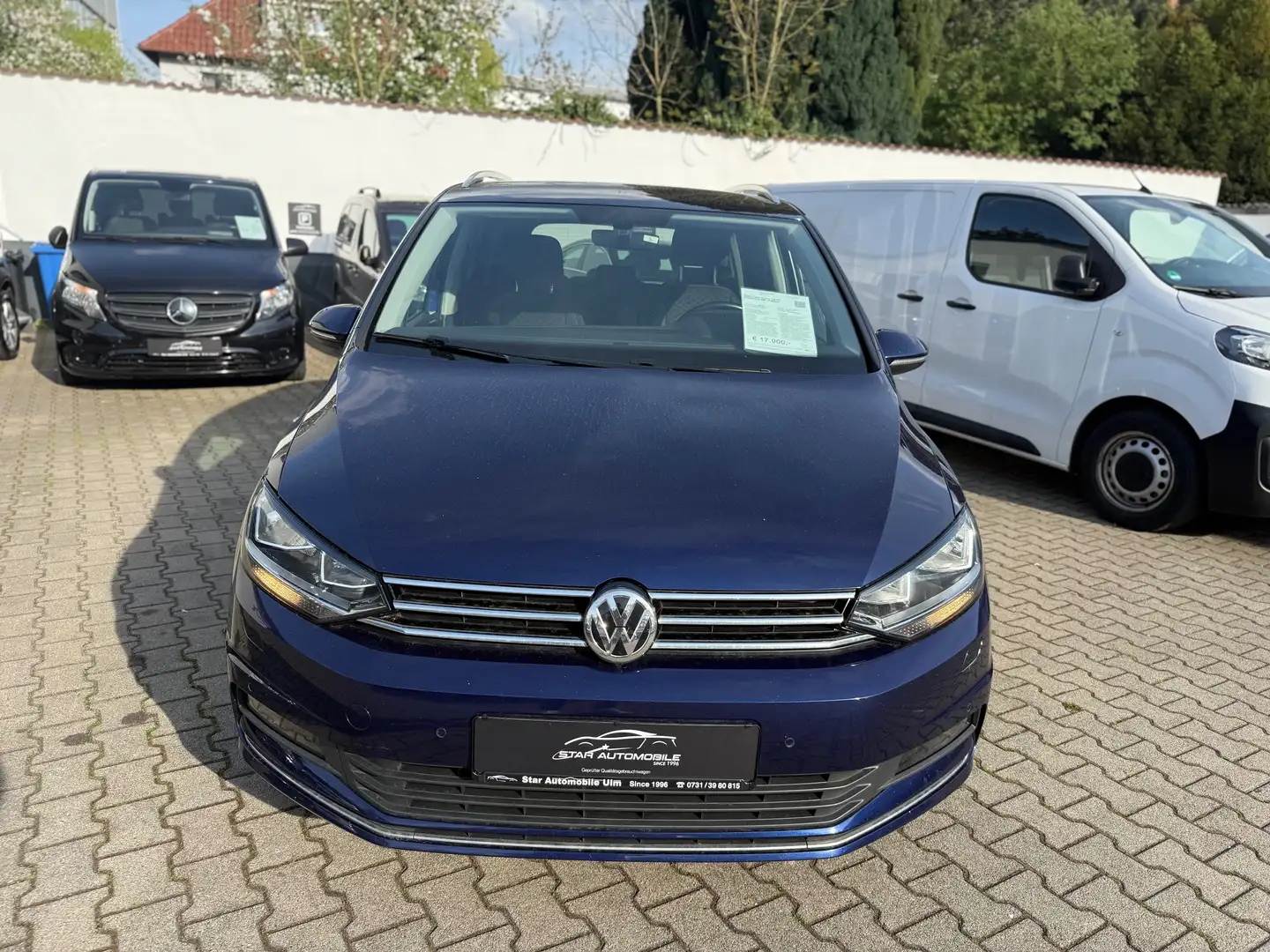 Volkswagen Touran 7 Sitzer*Lenkradheizung*Family Paket*ACC*Allwetter Modrá - 2