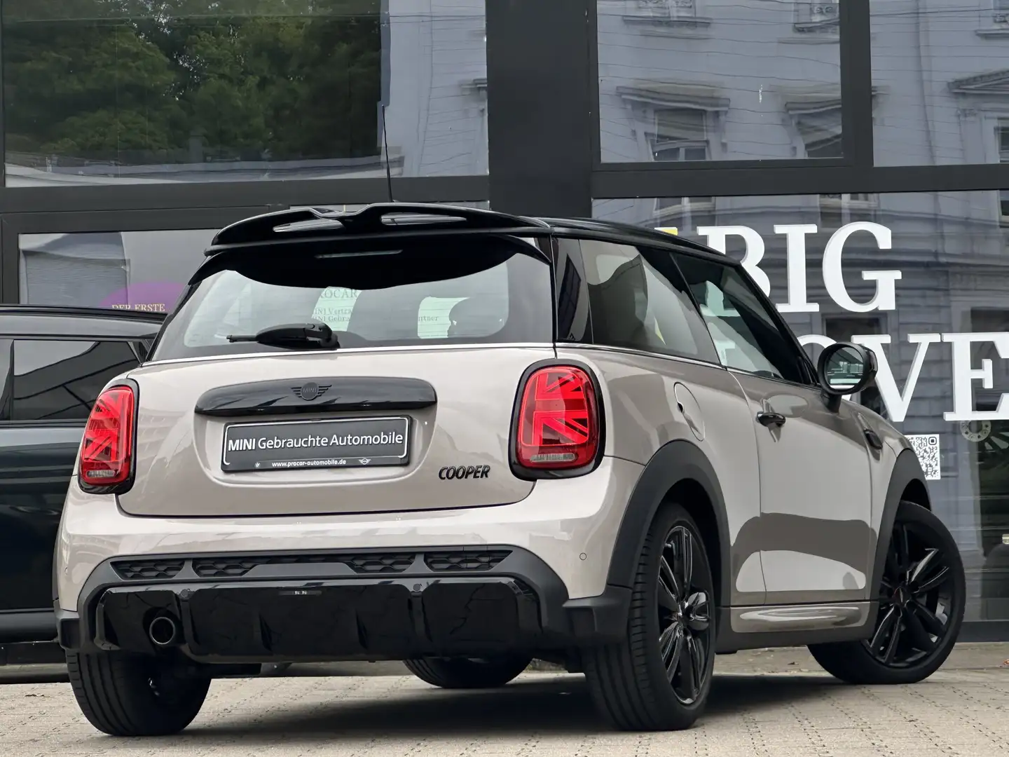 MINI Cooper 3-türer JCW Trim LED PDC V+H DAB Tempomat Grau - 2