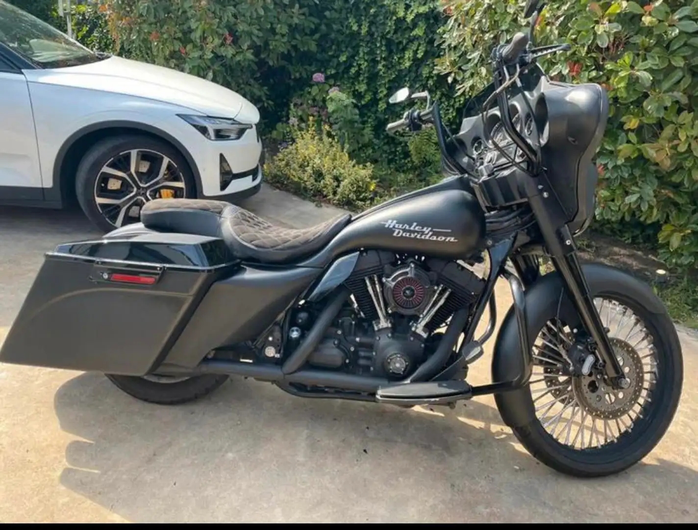 Harley-Davidson Electra Glide Bagger Schwarz - 1