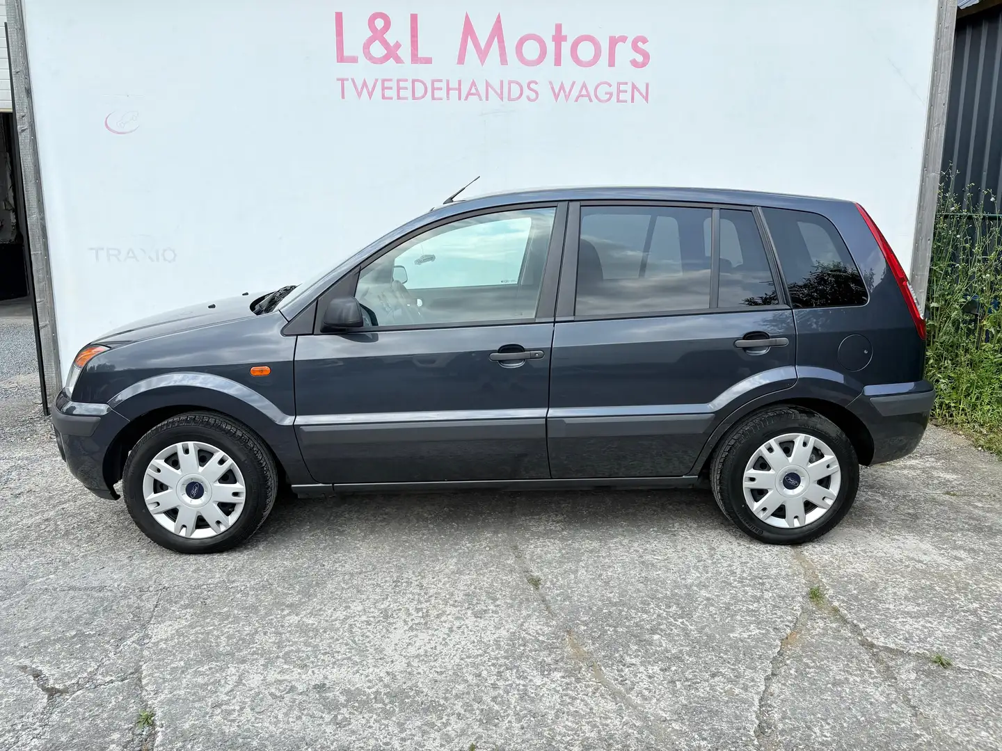 Ford Fusion 1.4i Ambiente 40.000kms Eerste Eigenaar! Gris - 2