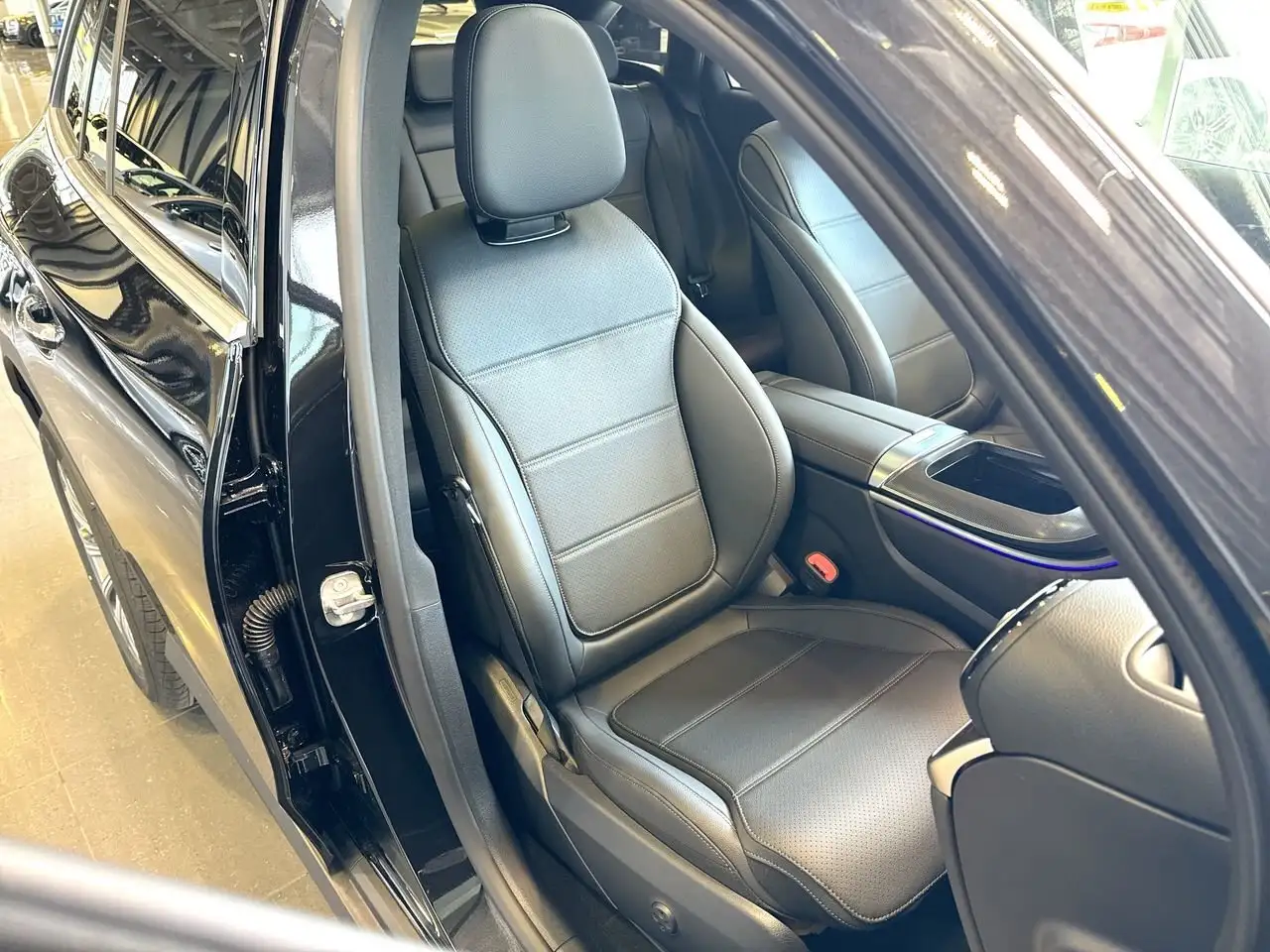 Mercedes-Benz GLC снимка Mercedes-Benz GLC